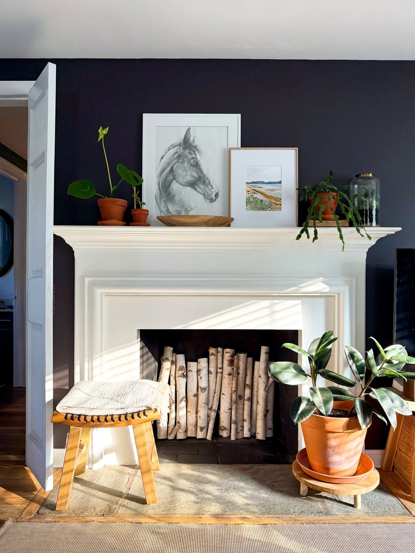 Early autumn morning light ✨

The fireplace mantle is one of my favorite things to change up. Whether it&rsquo;s rotating artwork or swapping out plants, a tweak here always seems to refresh the feel of the room.

A custom hand-drawn rendering of Lol