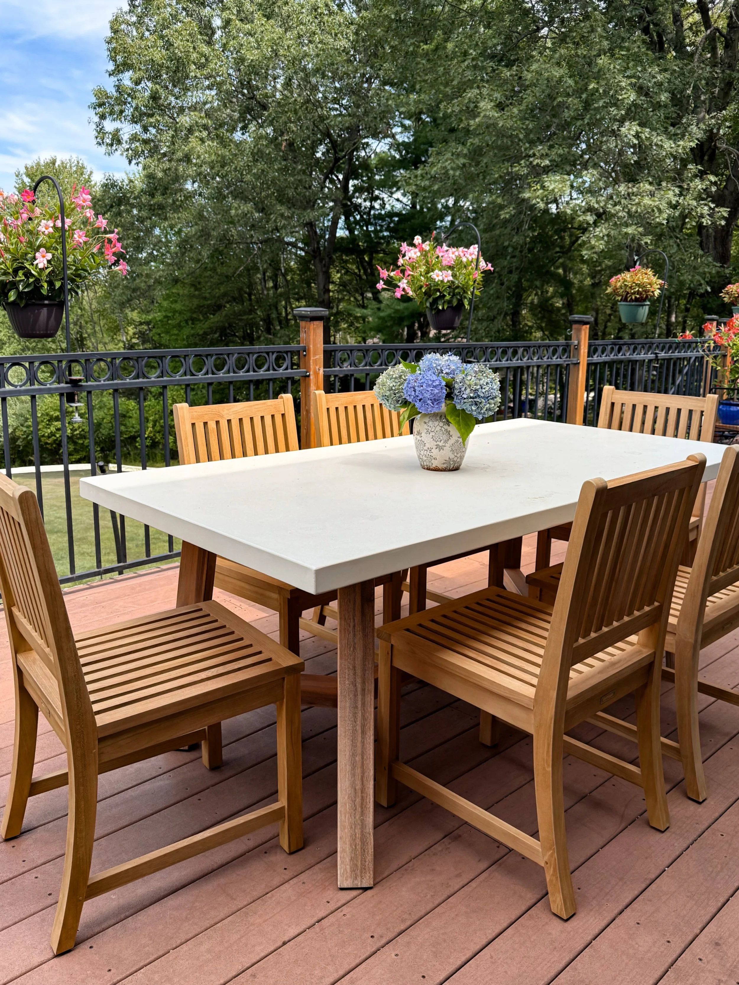 It&rsquo;s officially time to enjoy your outdoor spaces! ☀️

#neilandesignstudio #anthropologiehome #outdoorliving 
#thisoldhouse #ctinteriordesigner