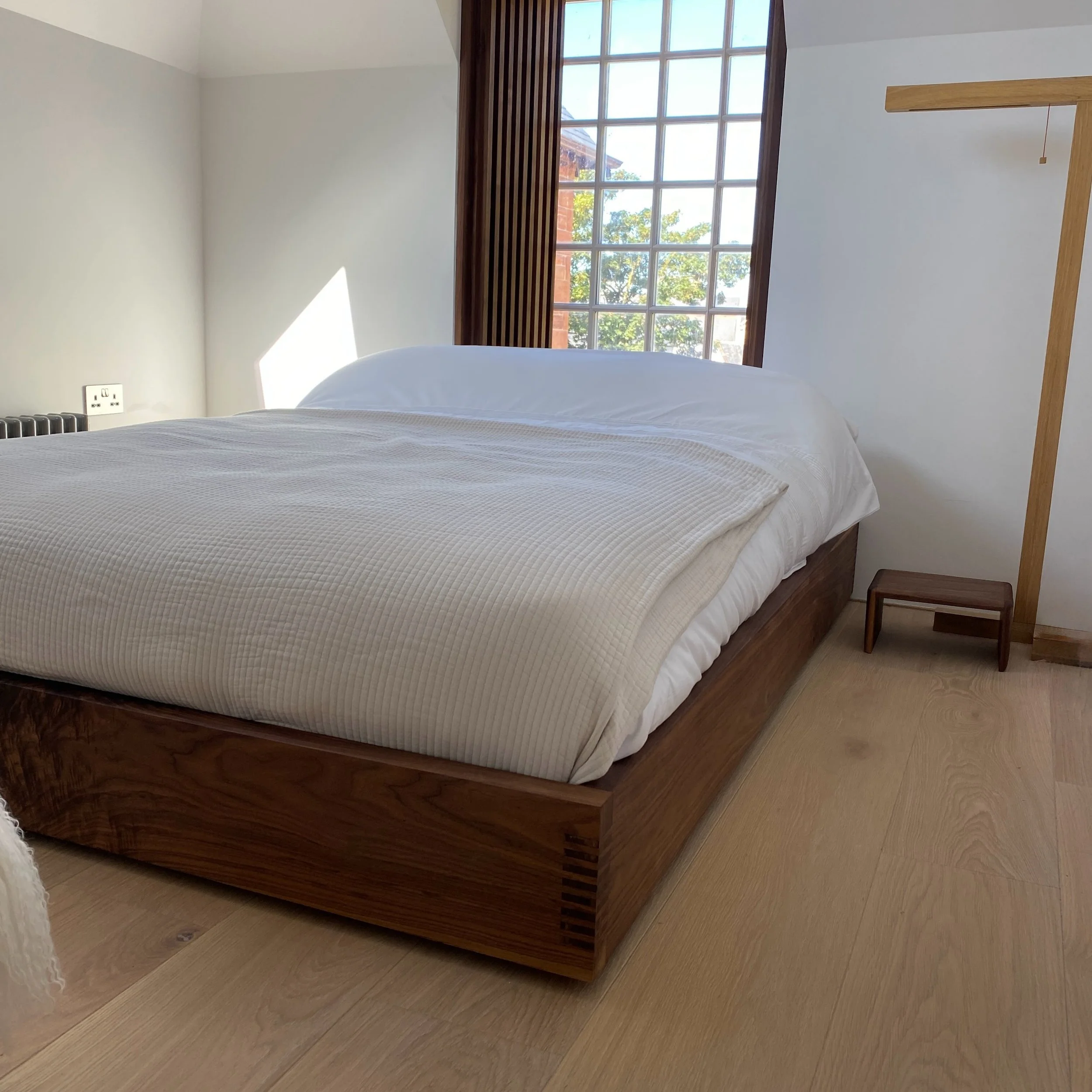 We love how this stunning American Black Walnut bed and matching side tables turned out. 

Featuring beautiful finger joints, on a floating base, the grain on this piece is really something special. 

DM us to enquire today ✌🏻 

#WalnutBed #SolidWoo