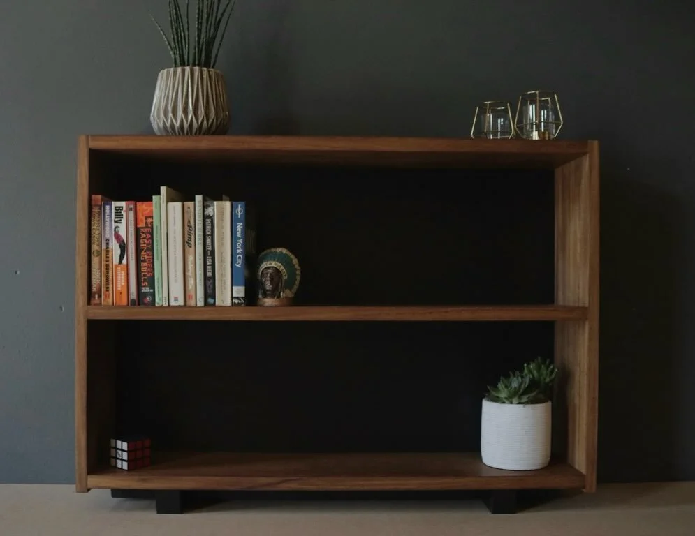 We love how this turned out, beautiful bespoke bookcase made with Iroko wood with an oil and black stain finish. 

DM to discuss your next project today 

#HandmadeFurniture #bespokebookcase #interiordesign #helensburgh #glasgow