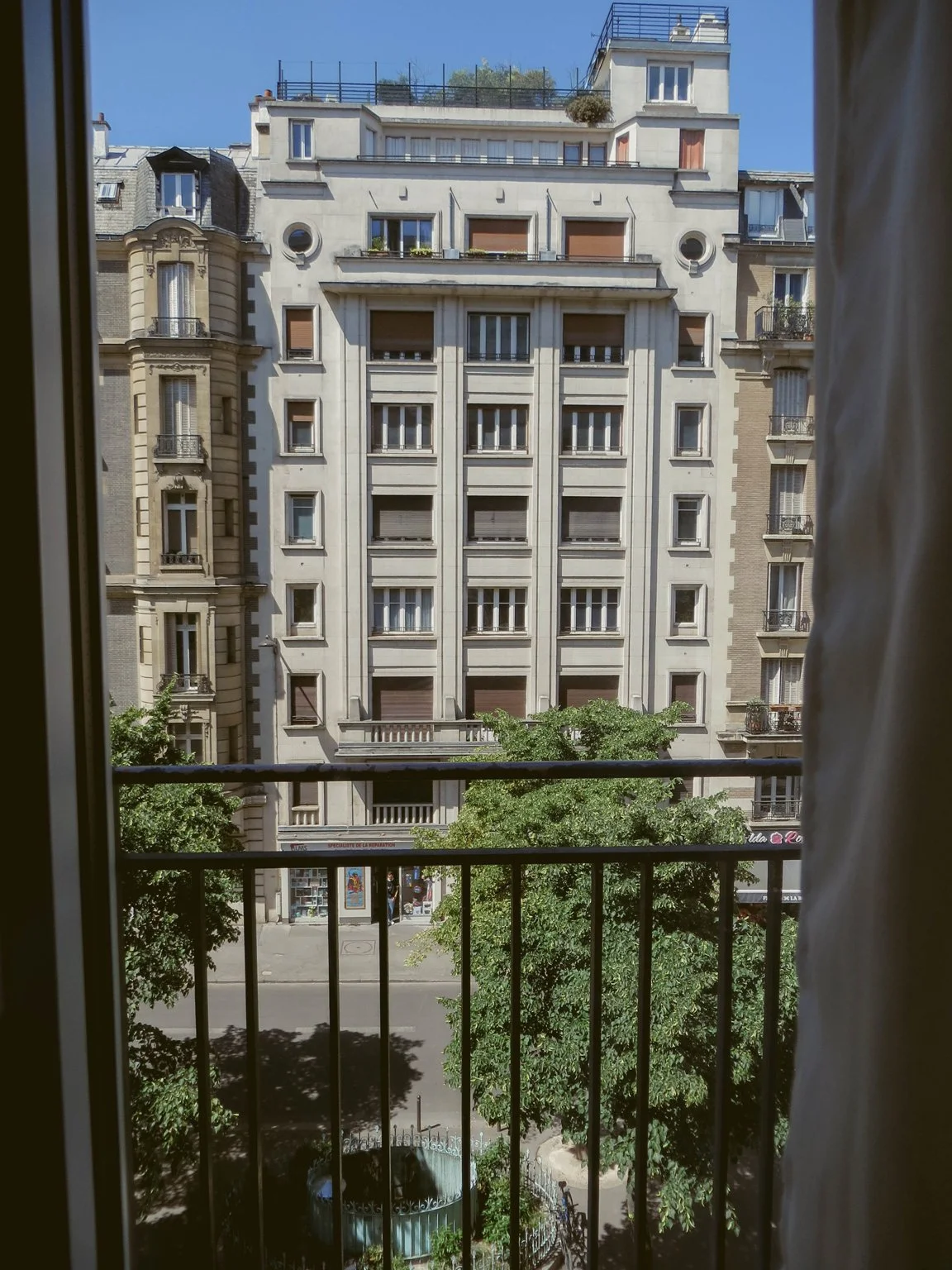 Our Stay In A Dreamy Parisian Apartment - Blueground Homes