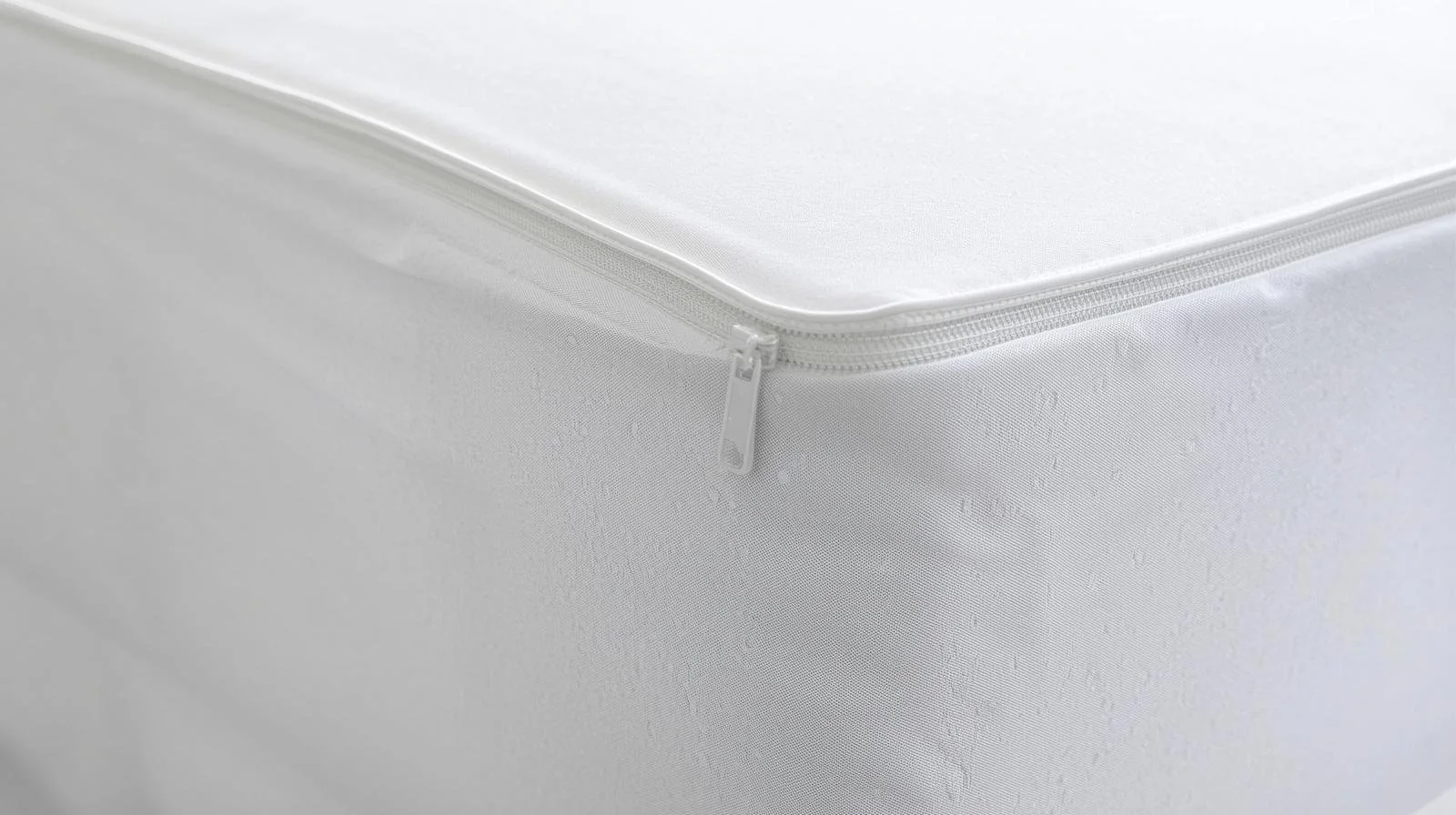 allergen-proof mattress encasement for dust mite protection
