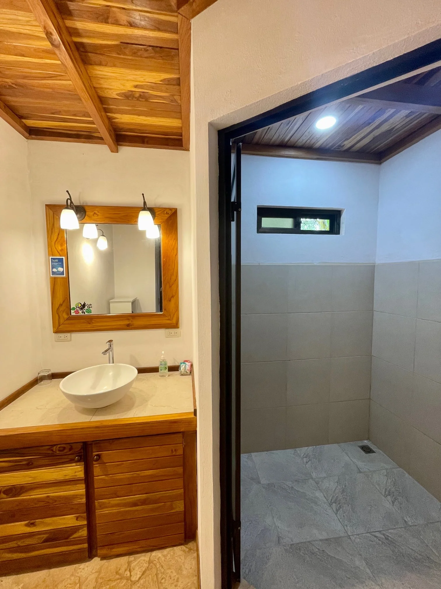 washroom.jpg