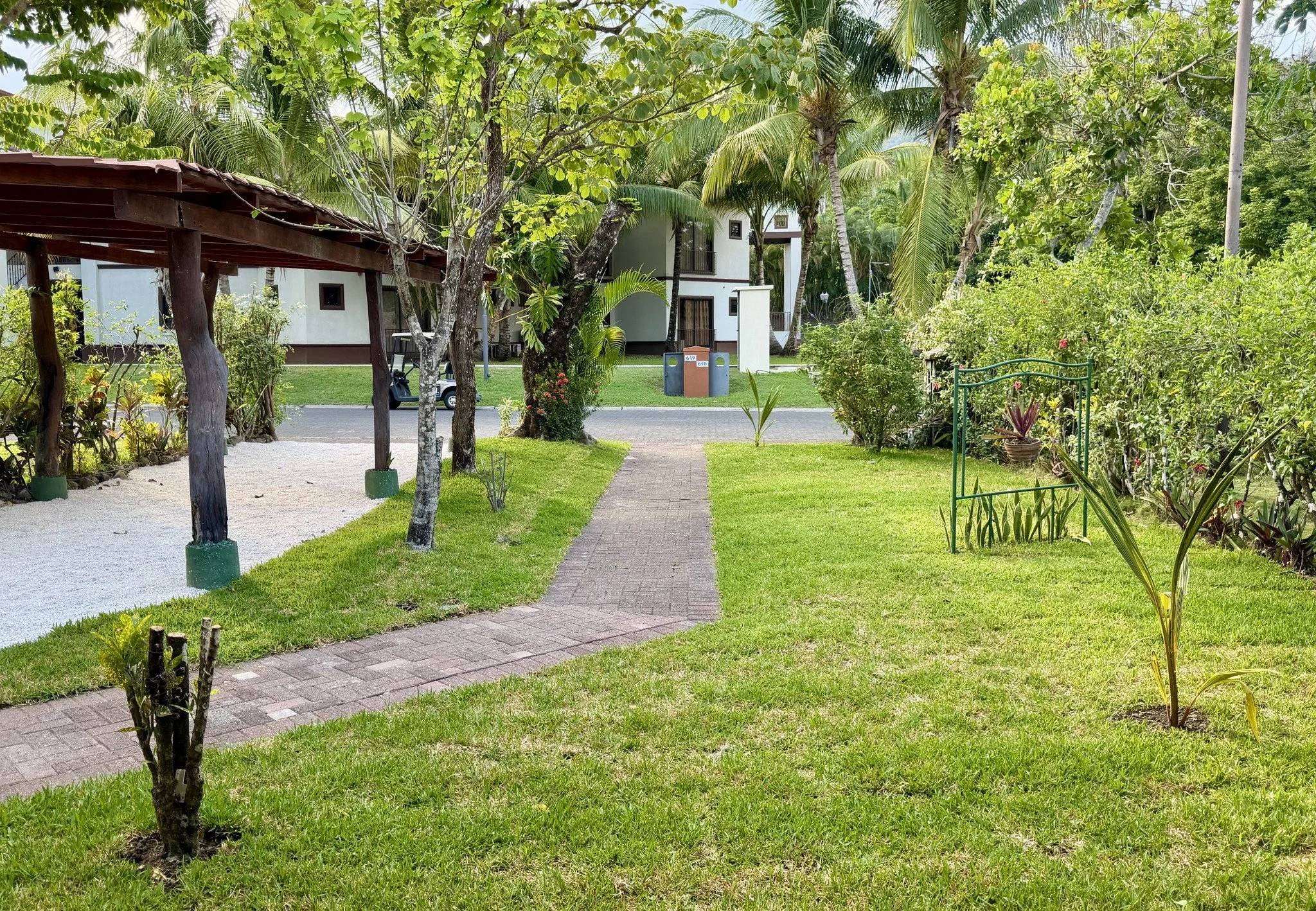 Semi 521 front house 2.jpg