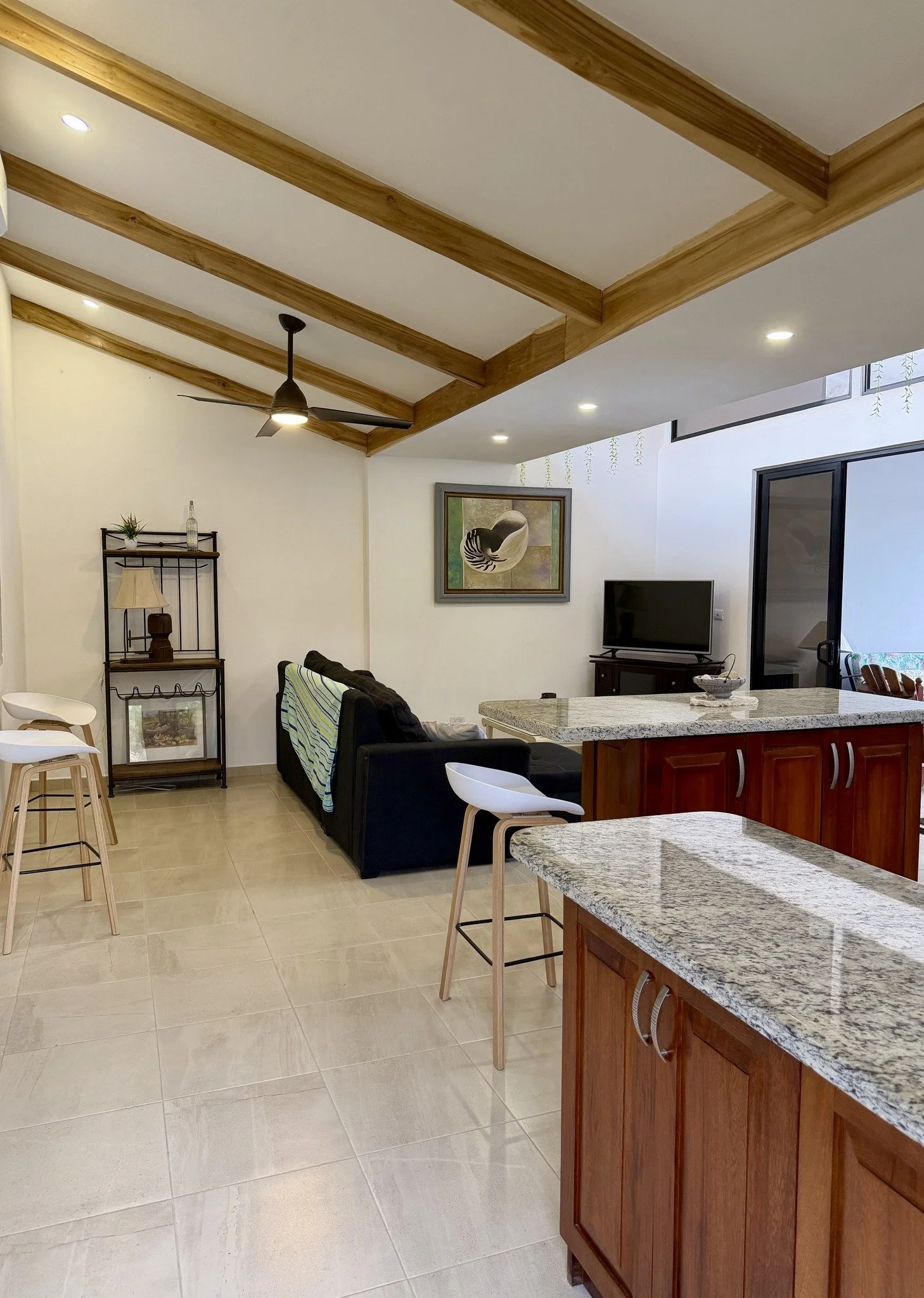 Semi 521 living space.jpg