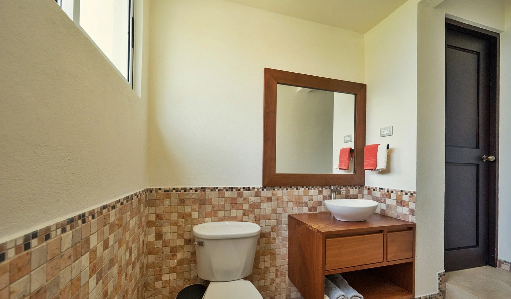 washroom 2.jpg