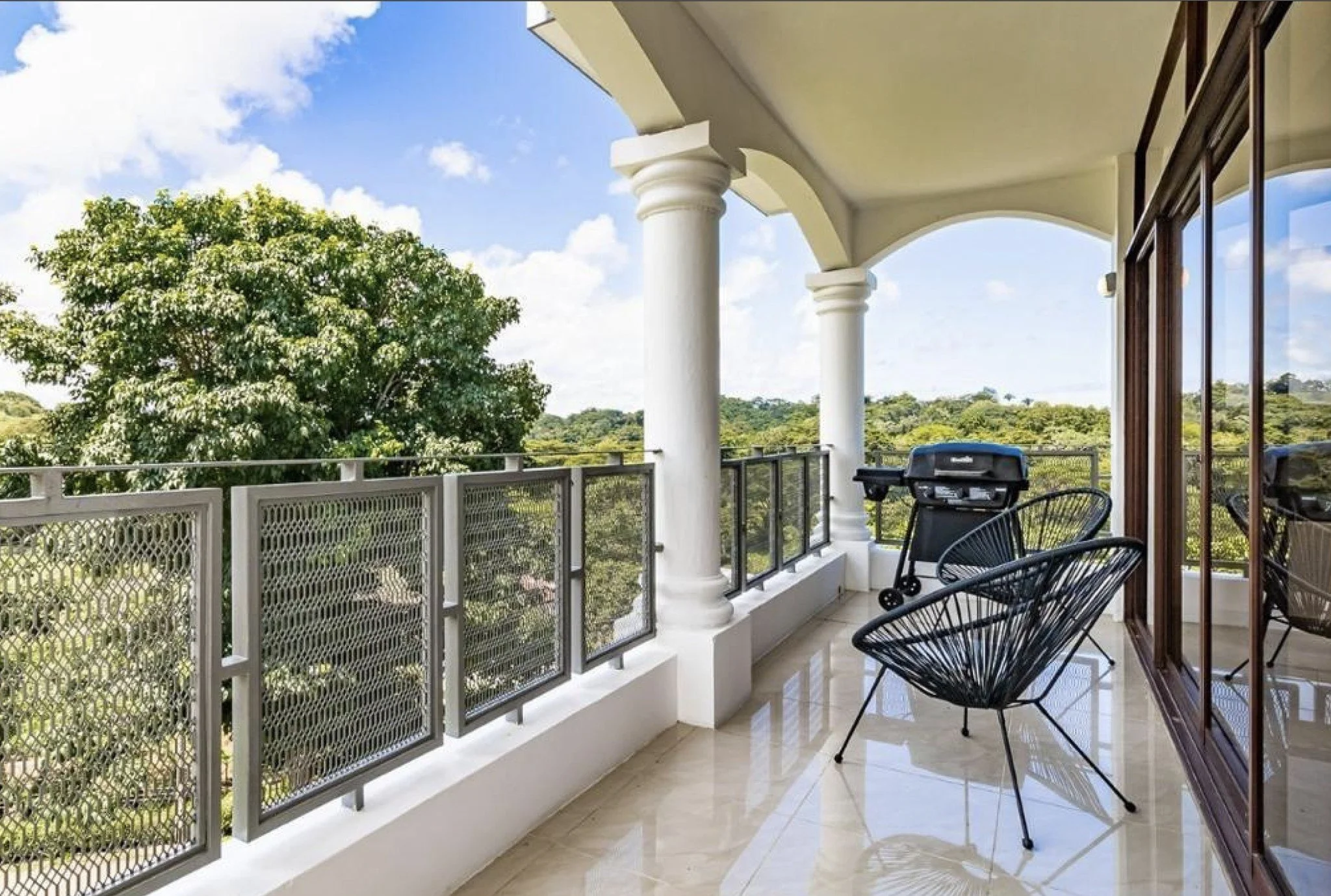 balcony 2.jpg