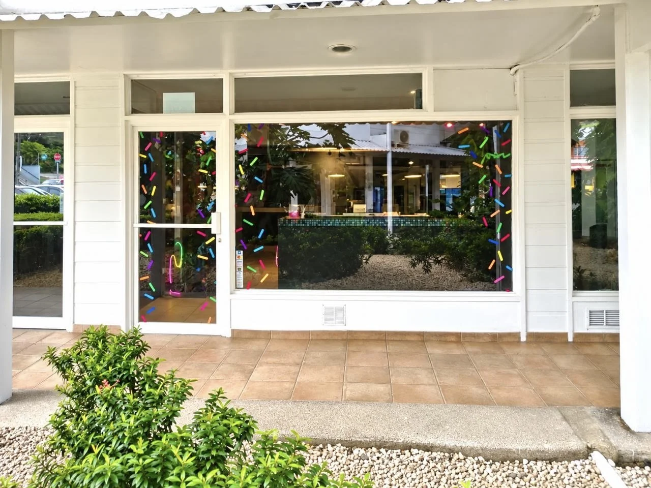 Glass-front commercial retail property for sale in Playa Carmen, Santa Teresa