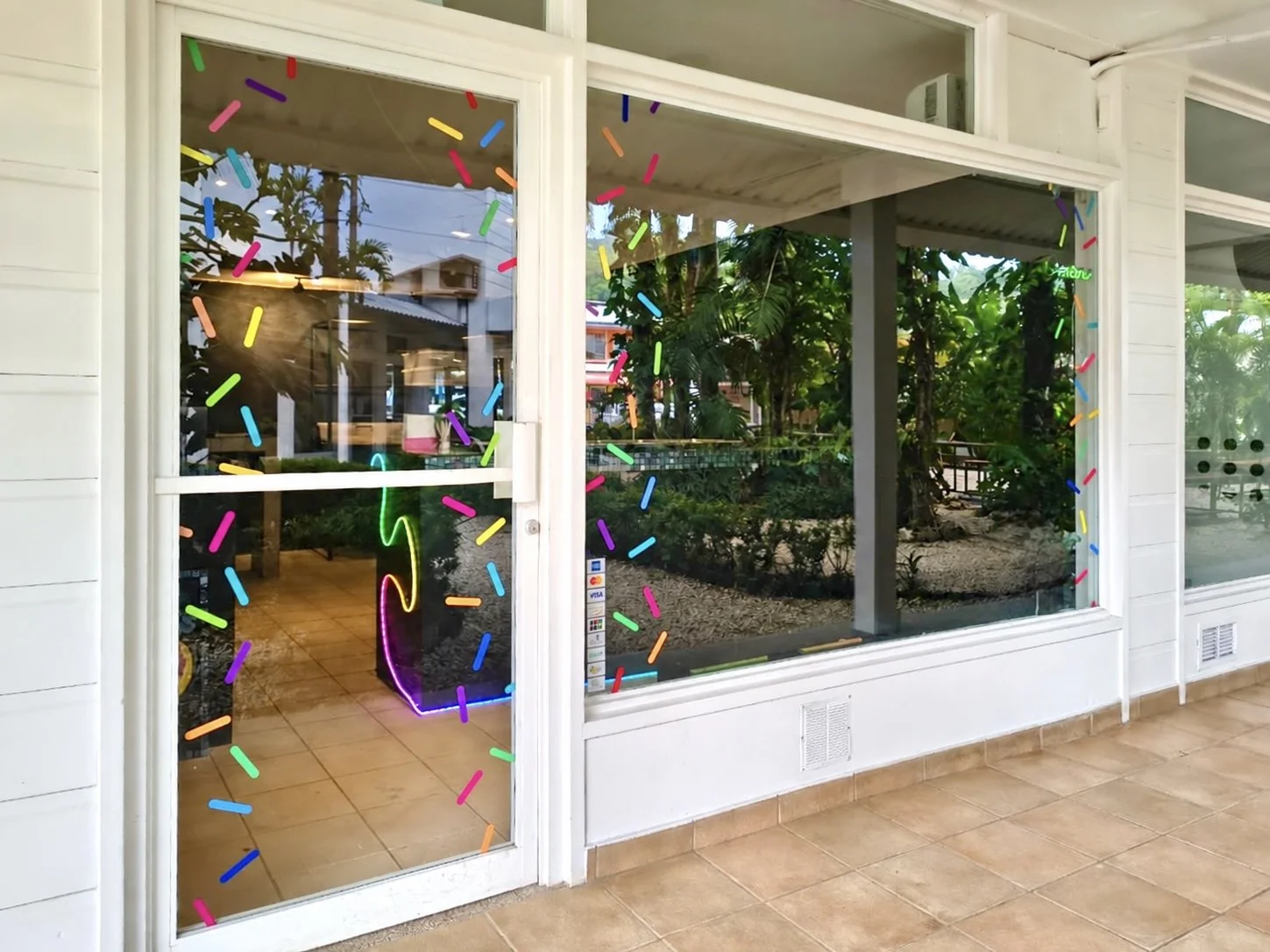 Commercial retail storefront for sale in Plaza Playa Carmen, Santa Teresa, Costa Rica
