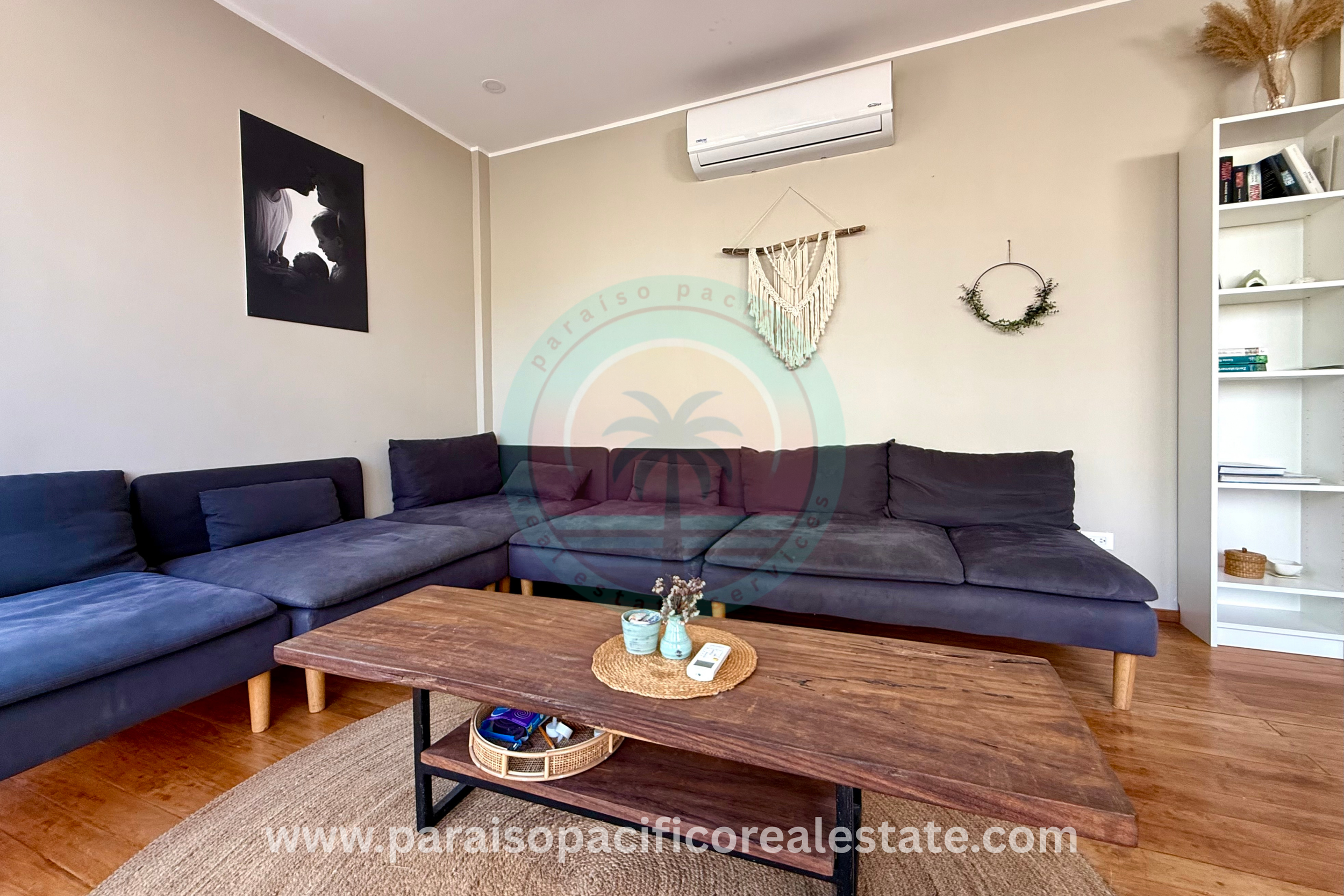 Indoor living room area at Buddha House Organos near the beach in Costa Rica