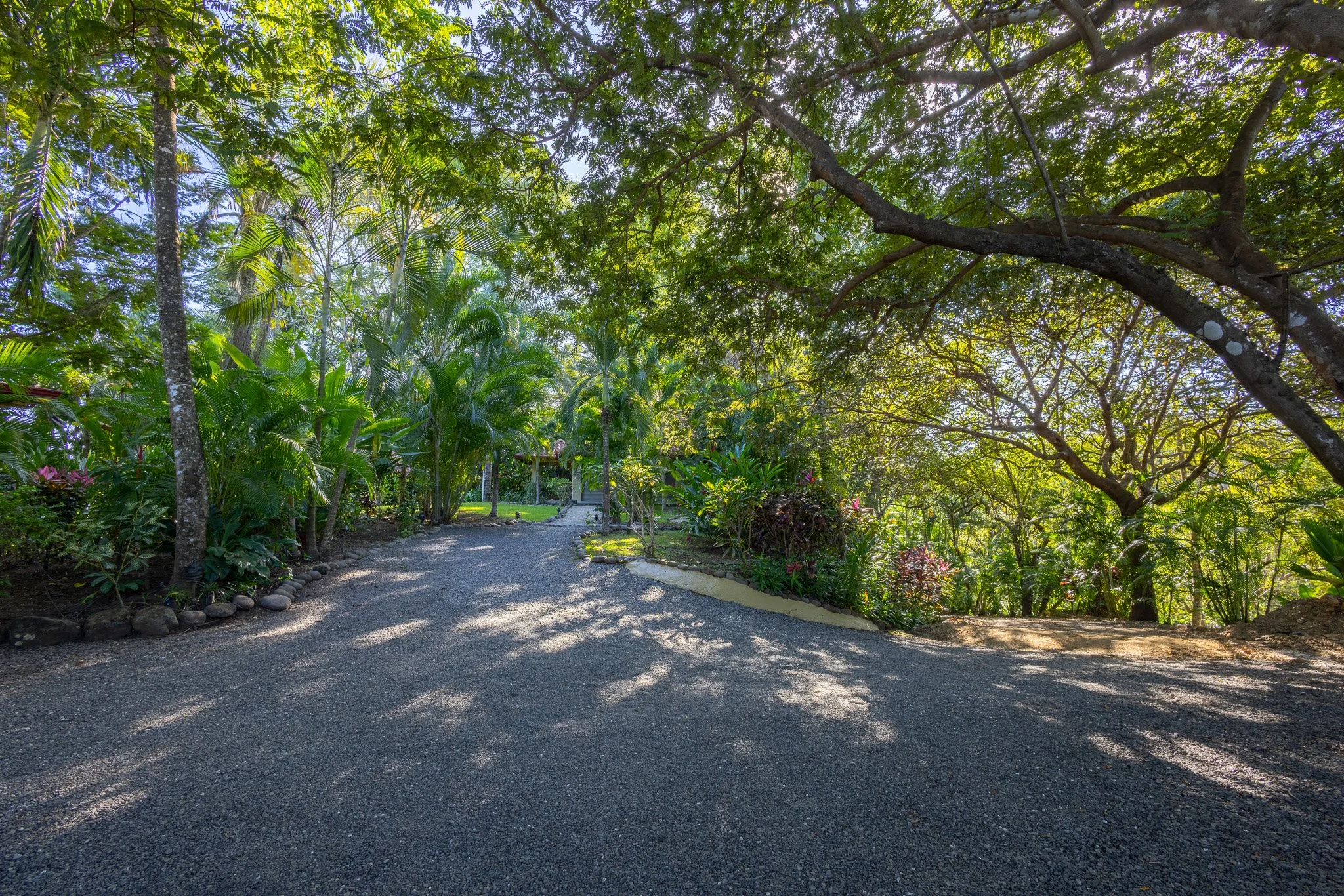 Oceanview Estate Montezuma GARDEN 2.jpg