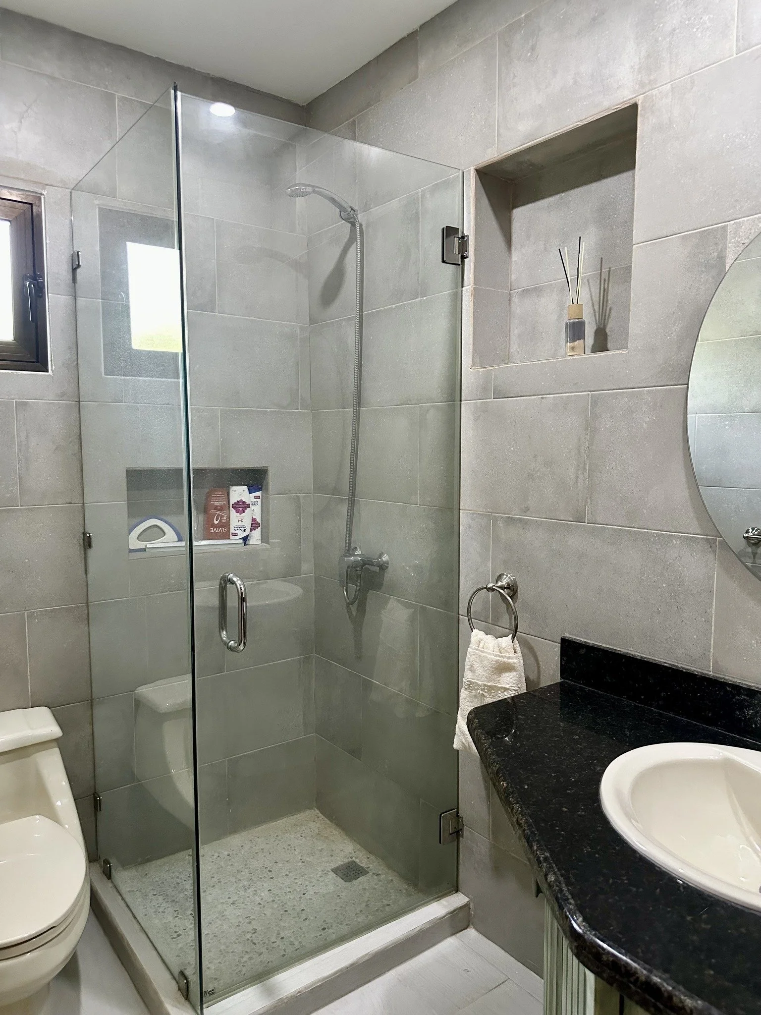 washroom 2.jpg