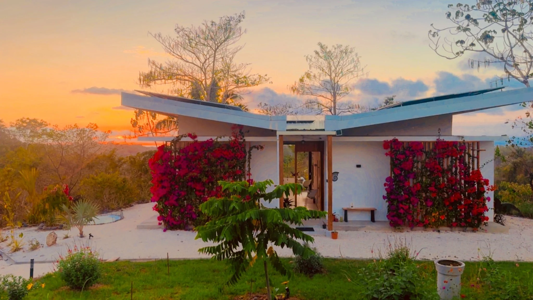 Luxury jungle estate with infinity pool and guest house in The Ark Community, Santa Teresa Costa Rica