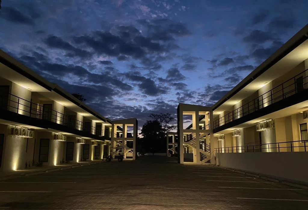 AZUL DEL MAR NIGHT PIC.JPG