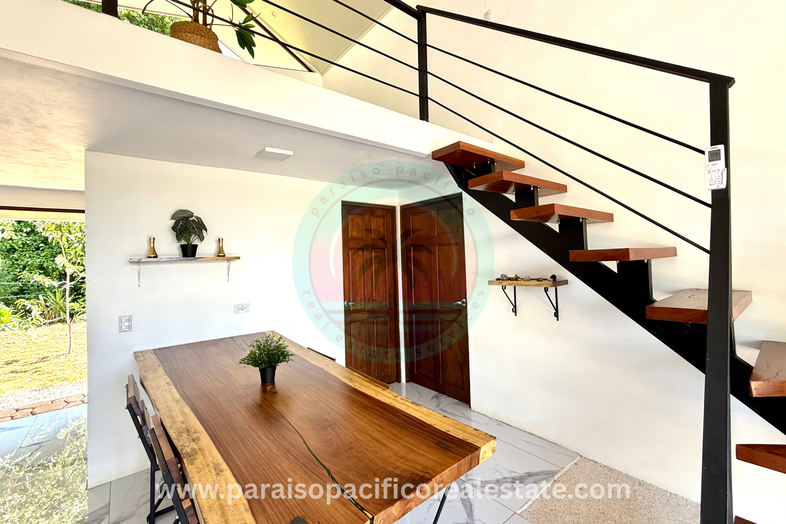 Modern House of Santa Fe of Cobano Costa Rica Dining Area.png