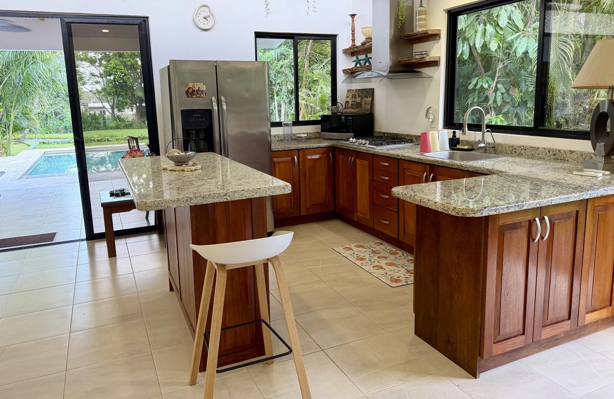 Semi 521 kitchen.jpg