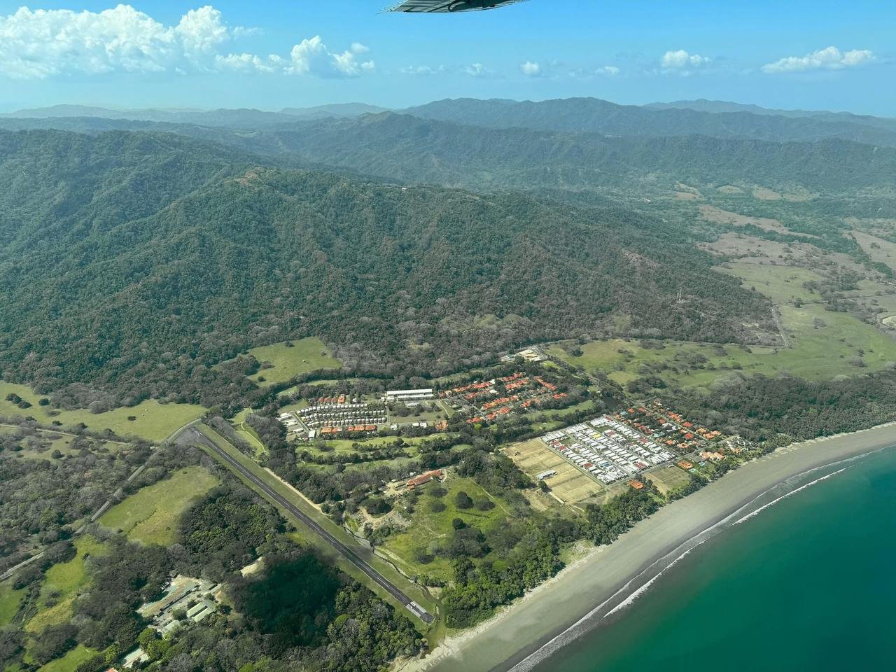 ARA 22 - Los Delfines Plane shot.jpg