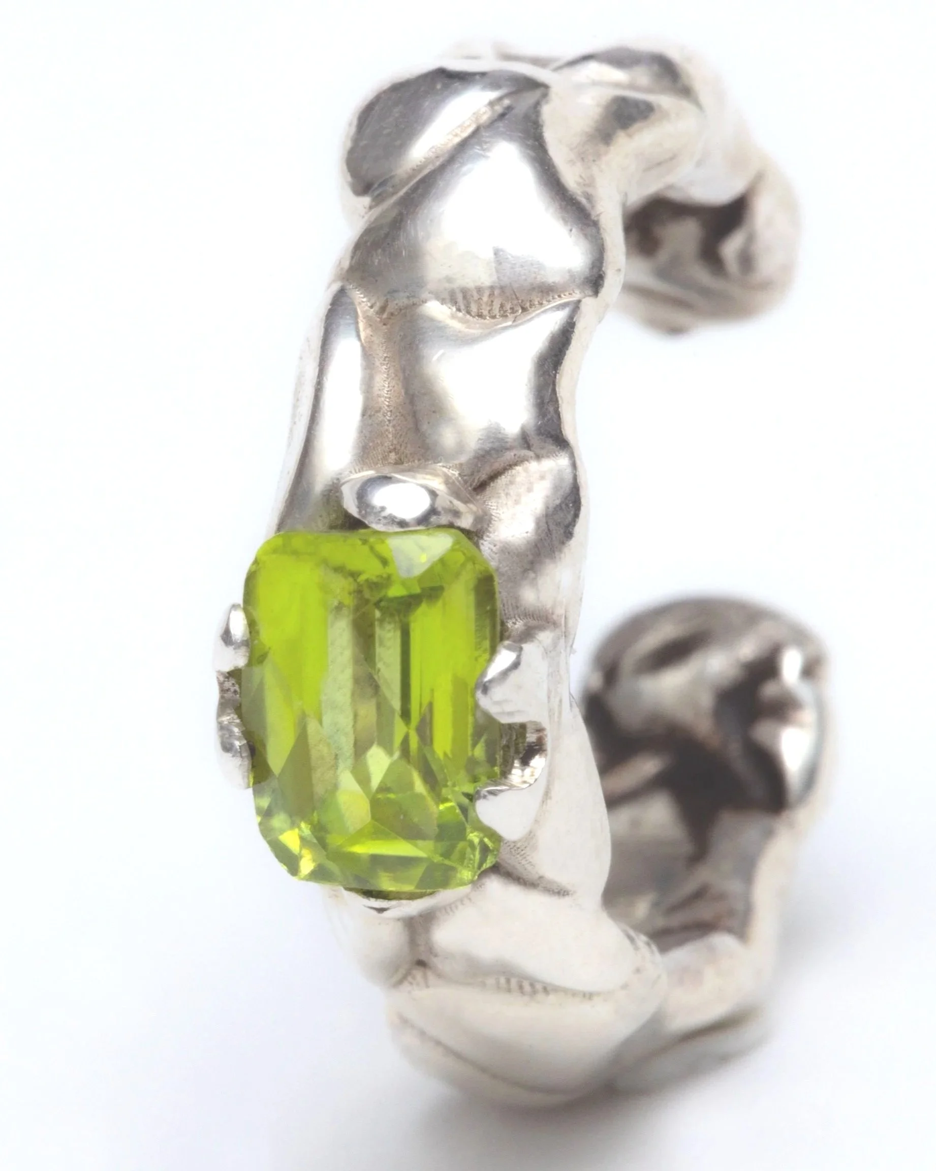Peridot-eura-earcuff-3.jpg