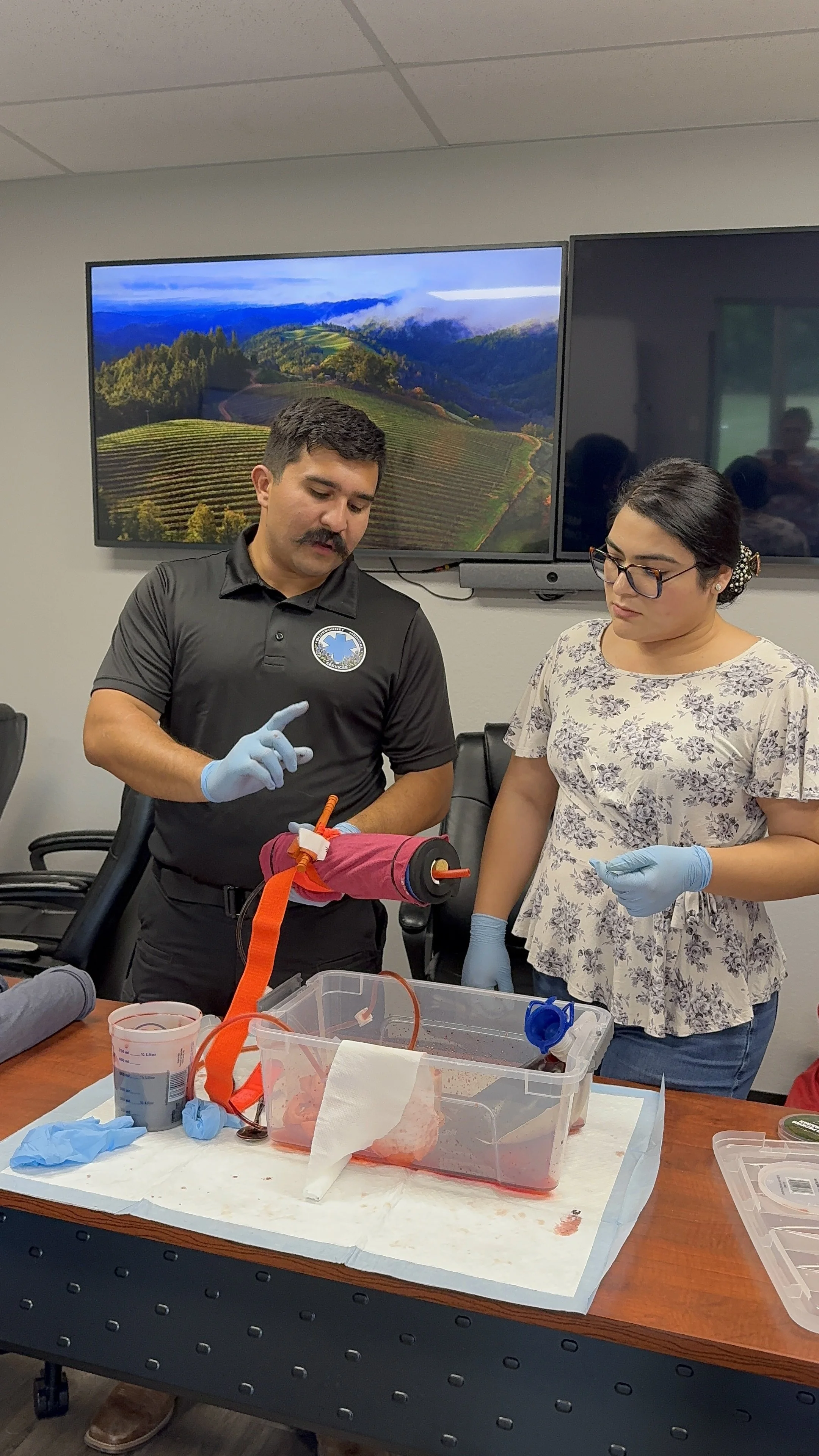 Stop the Bleed training demonstrating proper tourniquet use by a certified instructor in Austin, Texas