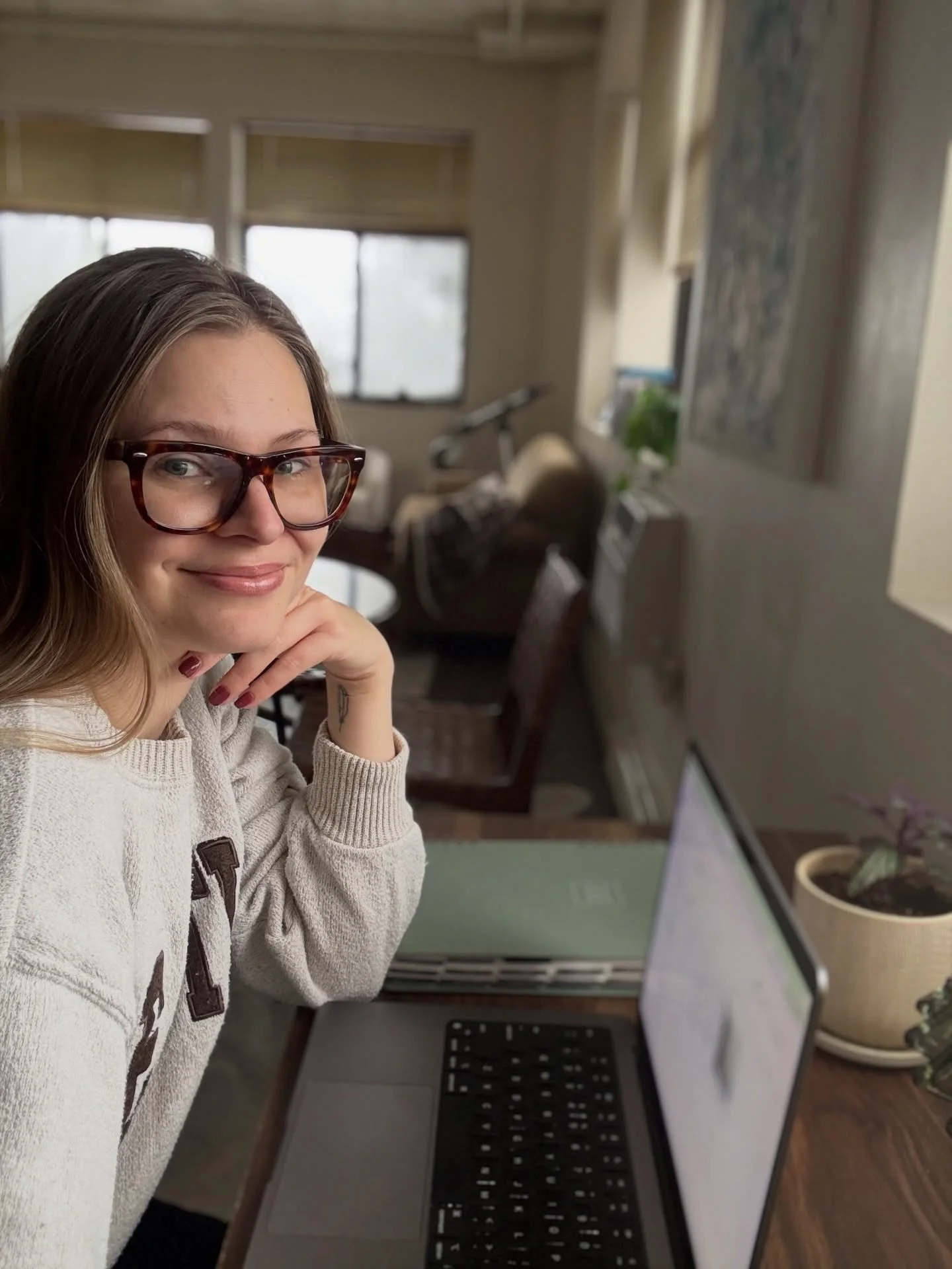 Snow day = writing day ❄️👩🏼&zwj;💻