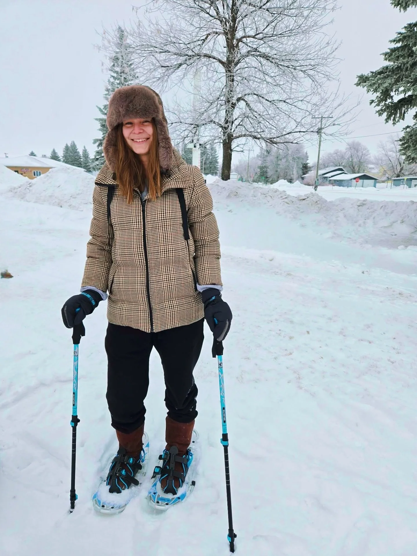 Making snowshoeing my entire personality this winter ❄️