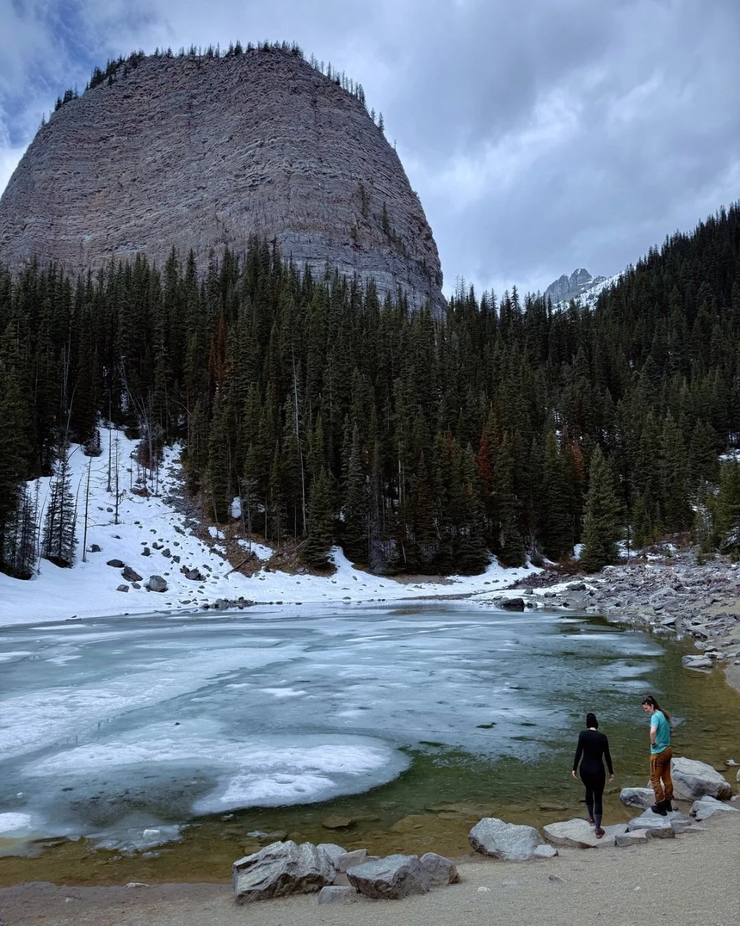 The clues are already there.
The question is whether you&rsquo;re willing to follow them. 🧭 

#CatchingEconomy #PersonalTravelBlog #TravelAndGrowth #StoriesFromTheRoad #CreativeJourneyBlog