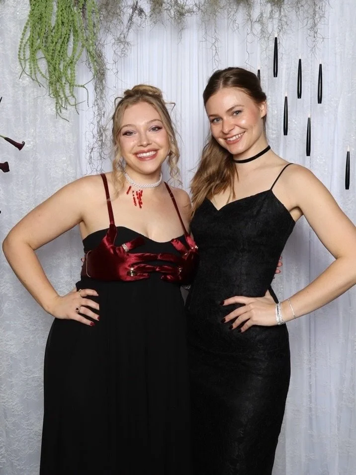 Nightmares dressed like daydreams 🌙🥀🖤 
@olivia_lacher_ 

#nightmareatthemuseum #springgala