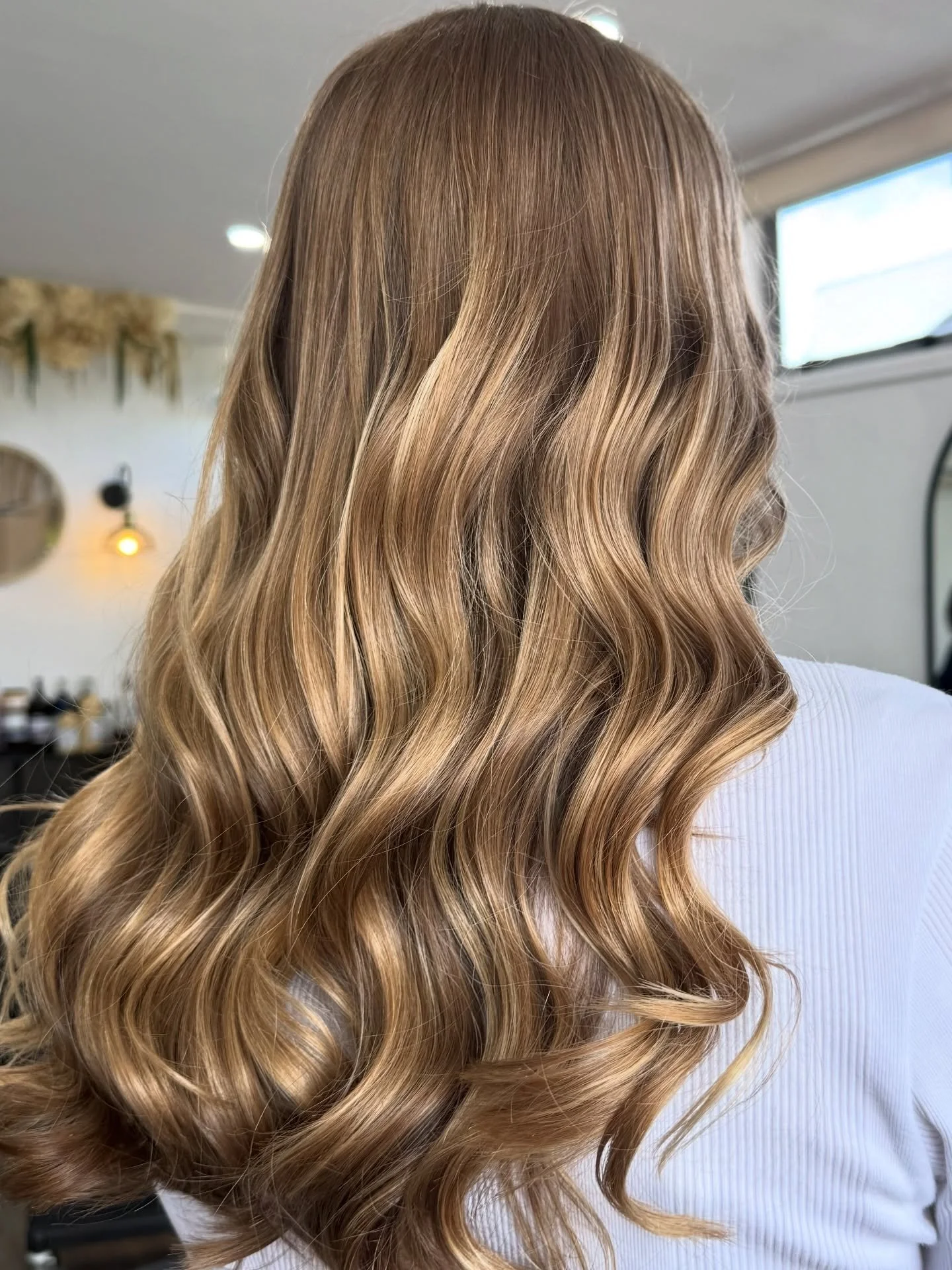 The kind of hair that turns heads ✨
Silky, glossy and full of movement &mdash; healthy from root to ends with that fresh-from-the-salon finish. Cut by our master stylist Alana ✂️

Book in for your refresh, limited spots available before Christmas 

#