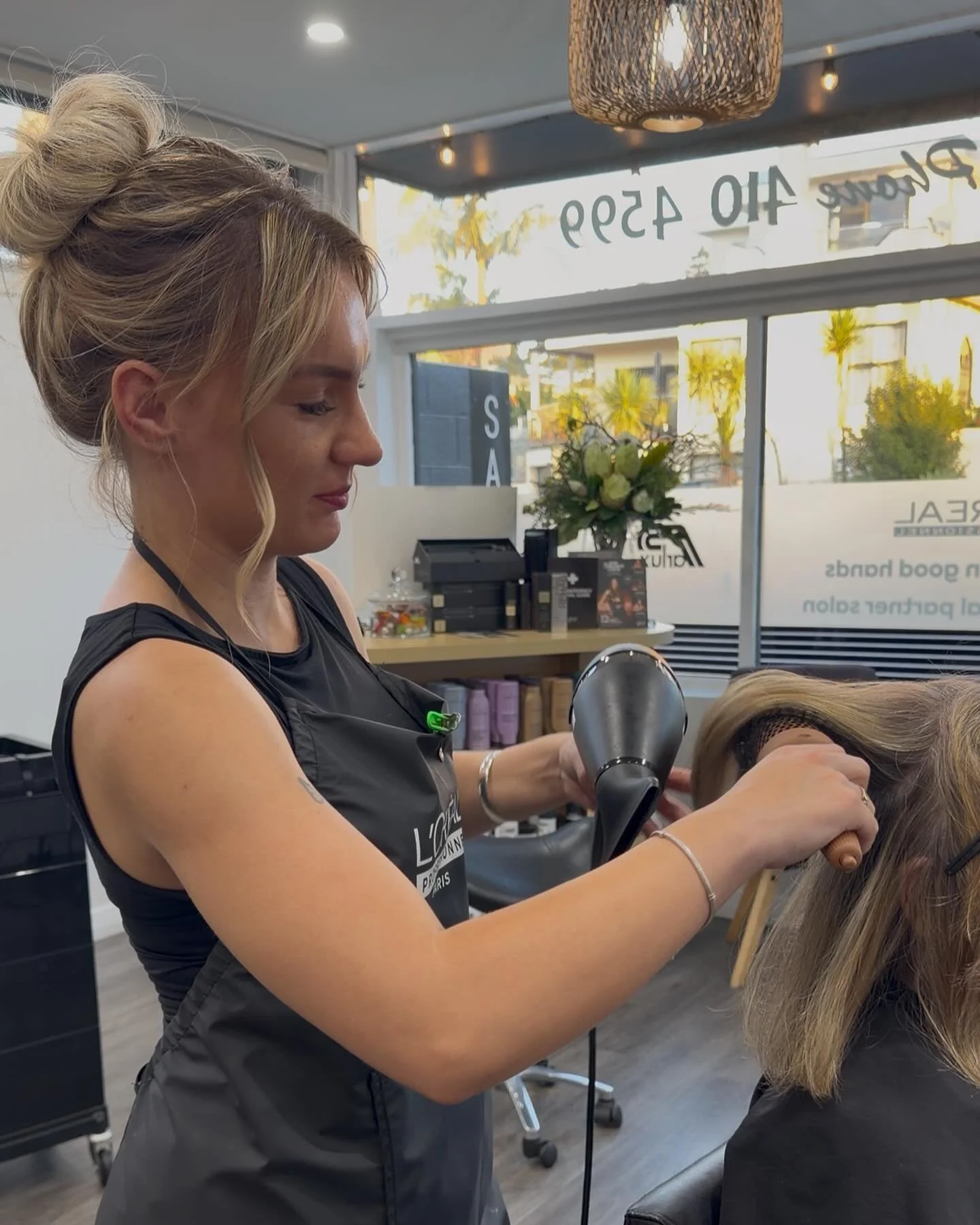 Very excited to introduce our new talented stylist Ryleigh, you can now book with her online or call the salon to book in your next appointment!❤️
#lor&eacute;al #lorealprofessional #nzhairdresser #nzhairsalon @lorealpro @lorealaunz @lorealpro_educat