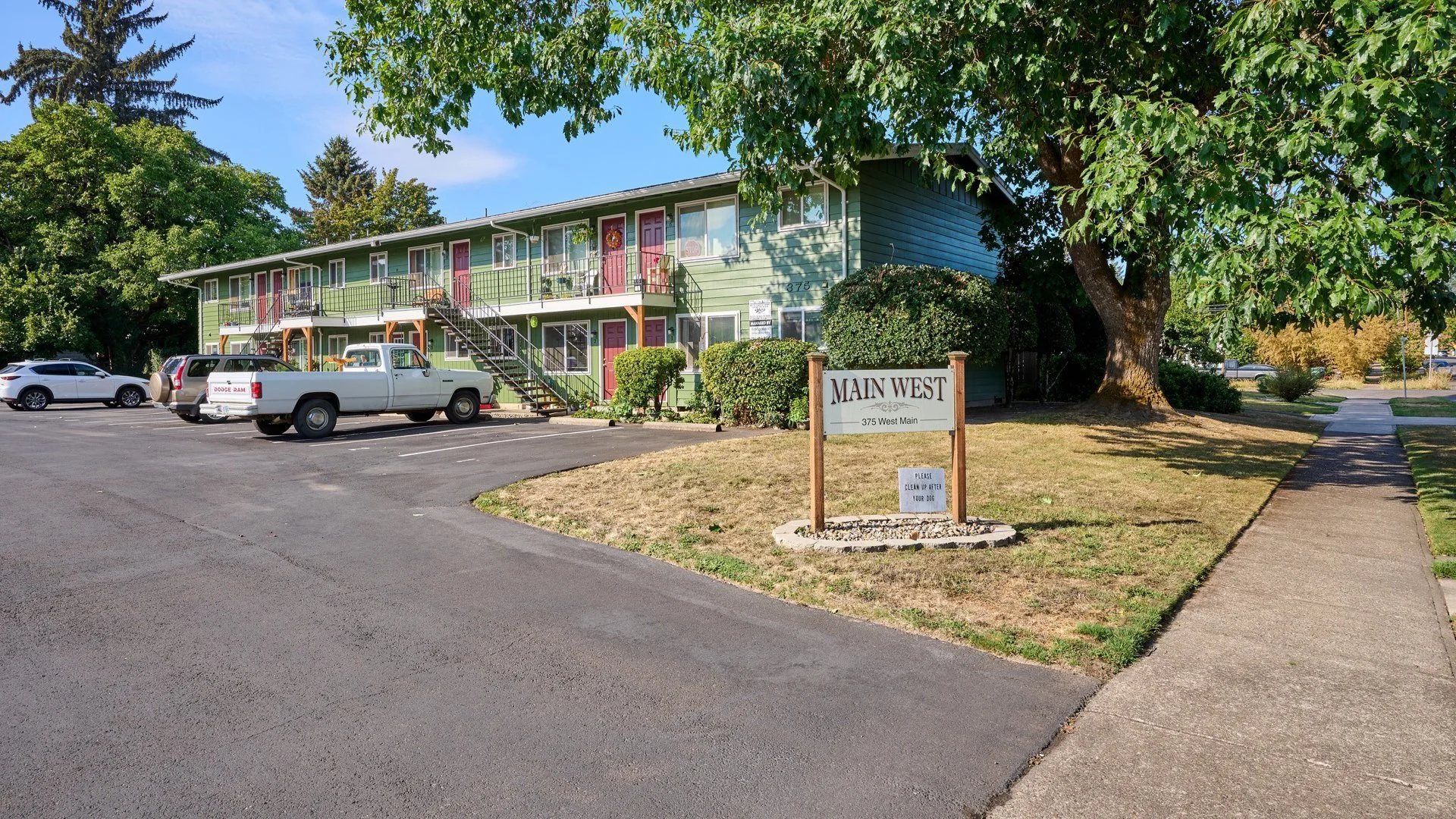 Main West Apartments