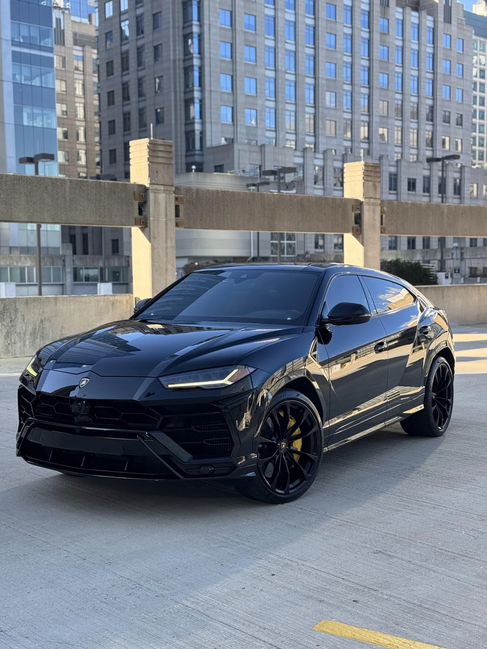 Lamborghini Urus - Black