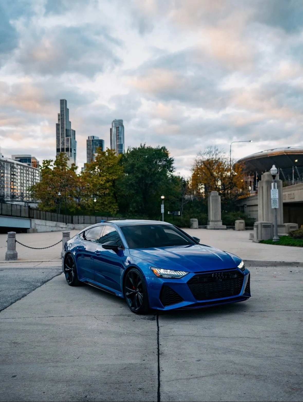 Audi RS7 now available for rentals 🔥
This RS7 is equipped with tons of carbon fiber, 600 horsepower, and a starlit roof ✨ to create for a one of a kind experience 
DM TO BOOK 📲 and hit us up for all your luxury & exotic car rental needs 
#ca