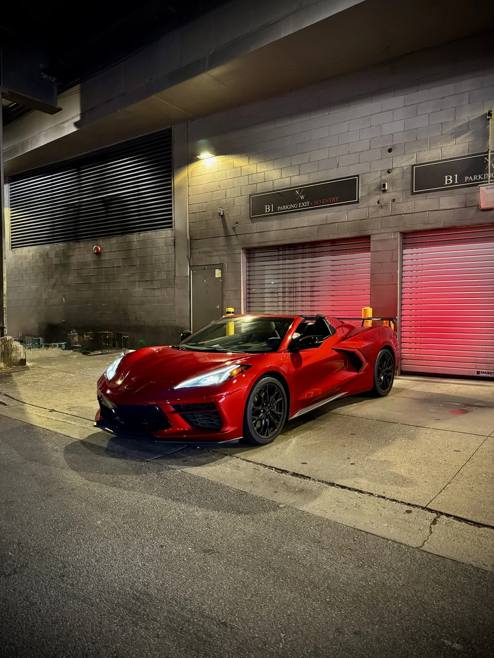 Corvette C8 Stingray - Metallic Red
