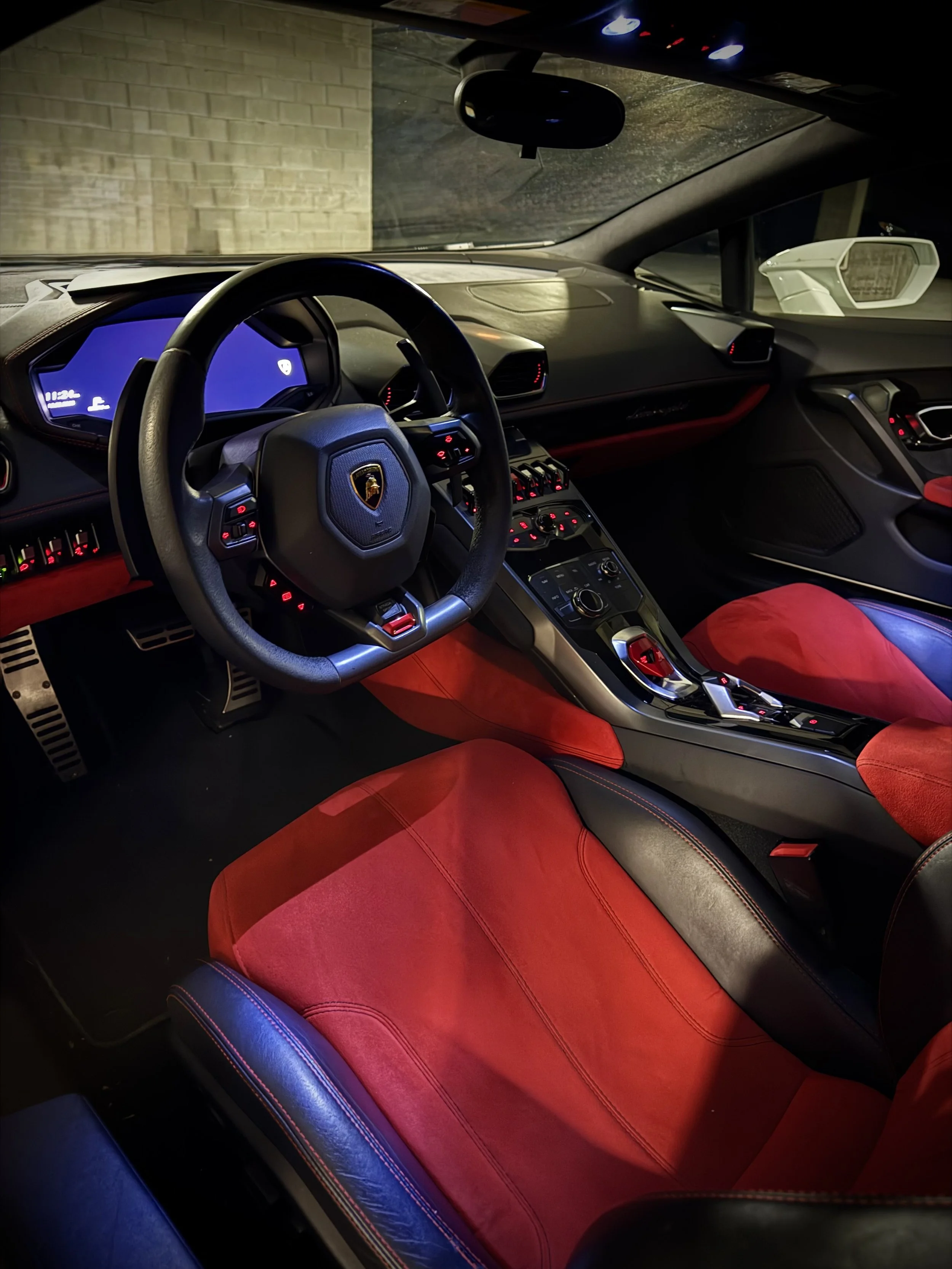 Luxury Lamborghini Huracán LP 610-4 rental available in Chicago