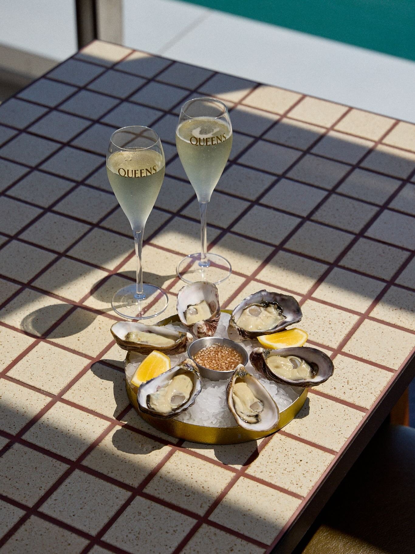 Tis the season&hellip; for rooftop sunshine. First day of summer done right at Queens! See you up here 🍸