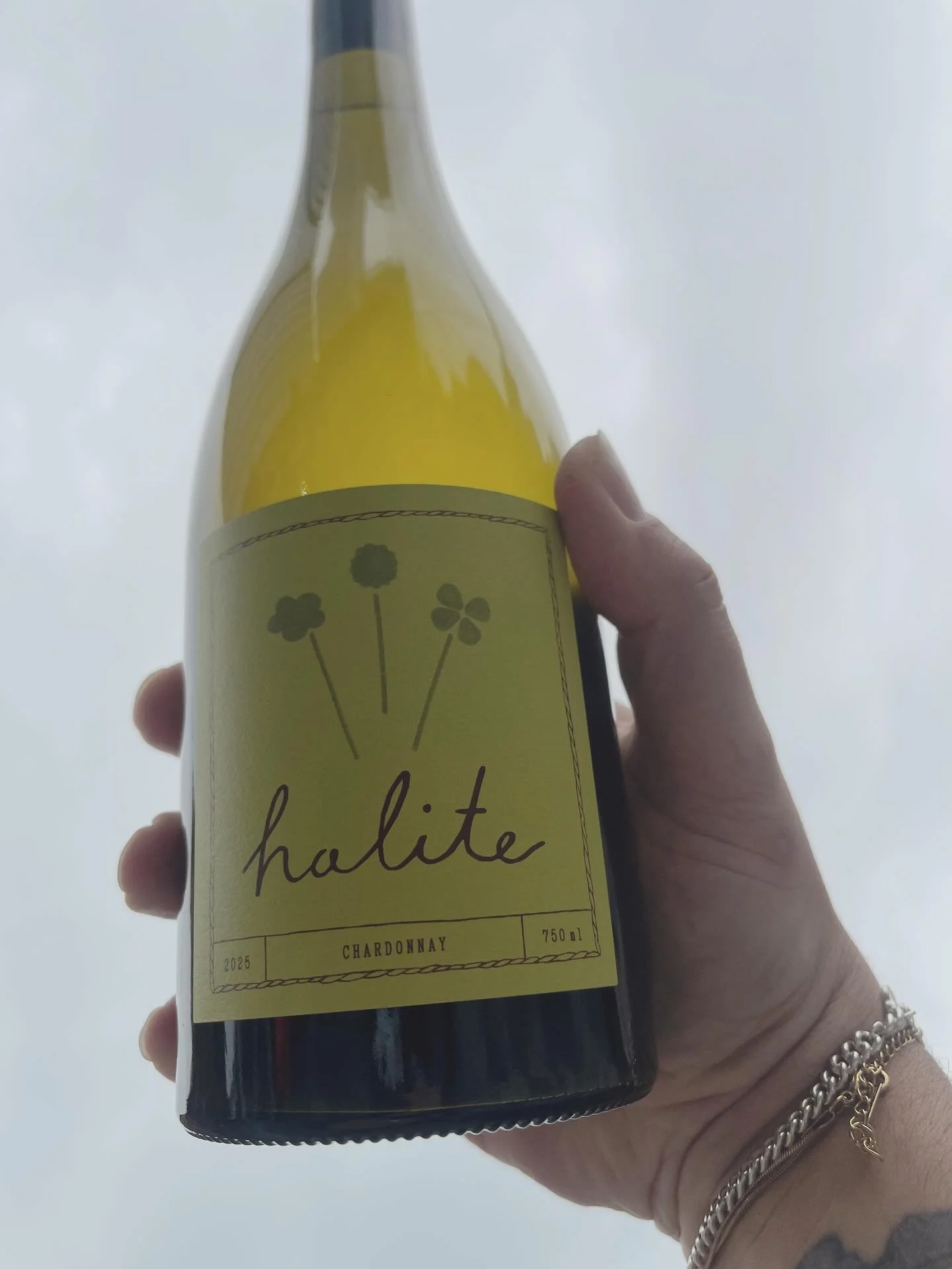 The sky may be grey in the city but @halitewines brand new Chardonnay is bringing the sunshine! 

Available instore, online, and by the glass!

A pure and vital expression of the Hawkes Bay fruit. This shows an abundance of white peach, custard apple