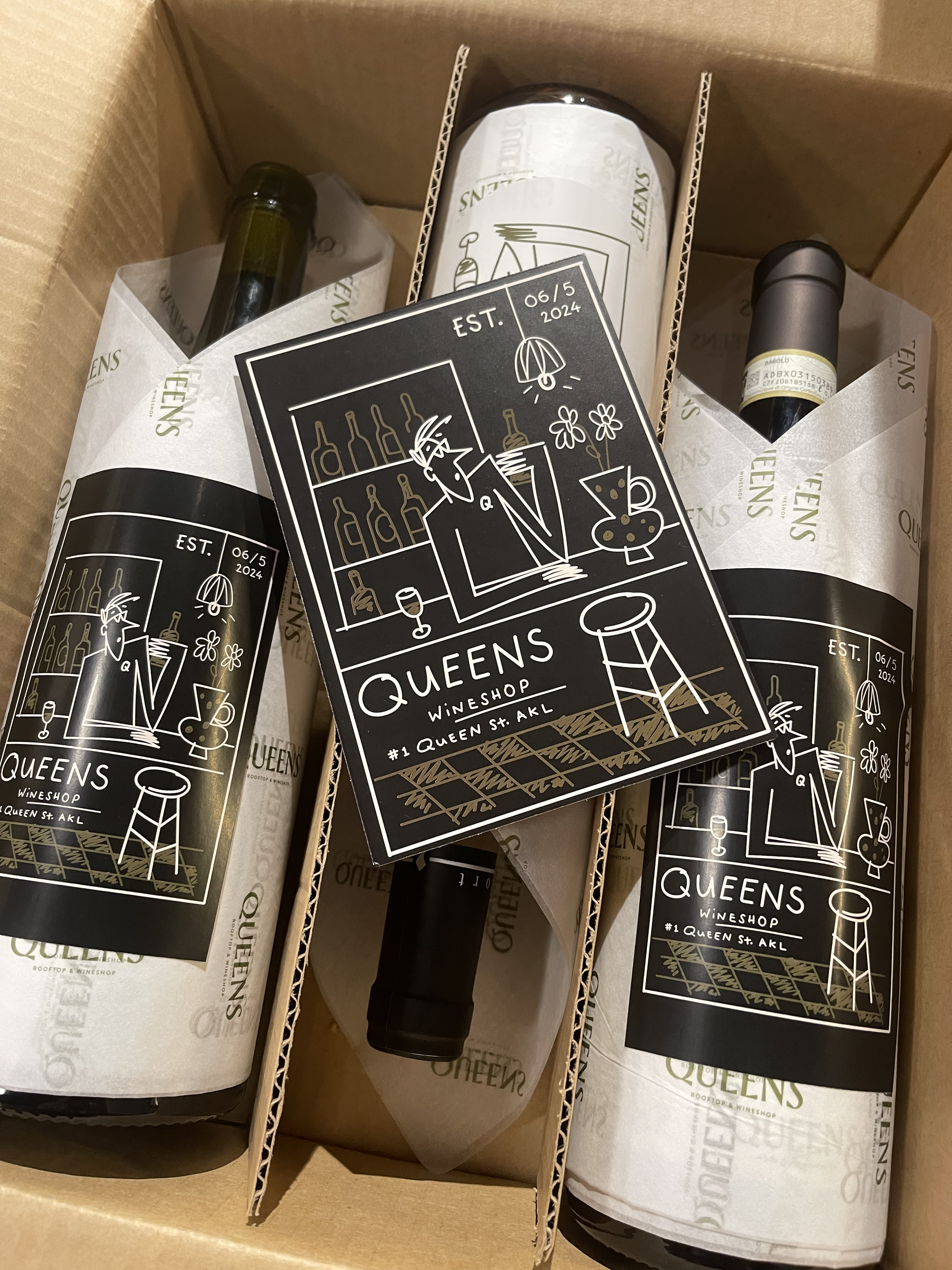 Queens-gift-wrap.png
