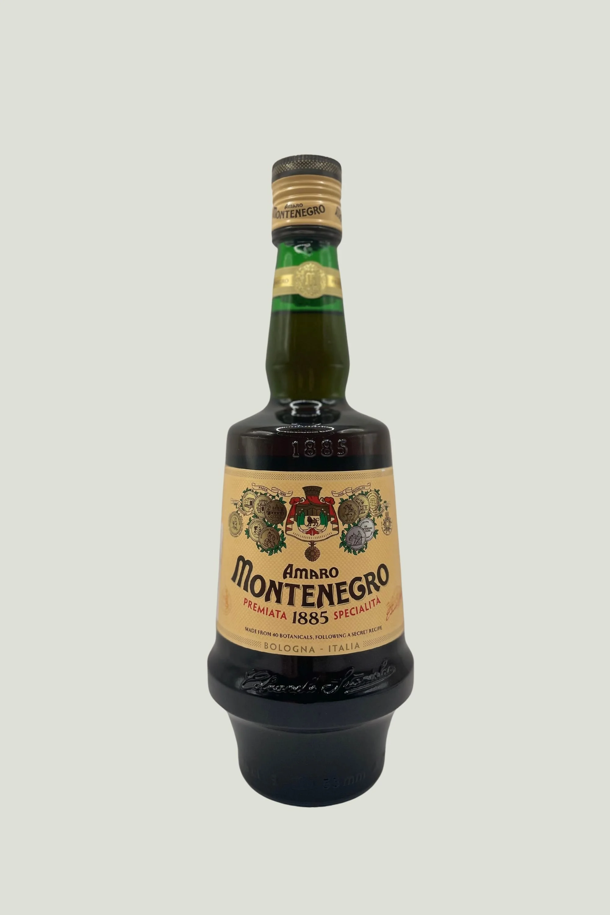 Amaro Montenegro (2000 x 3000 px).jpg