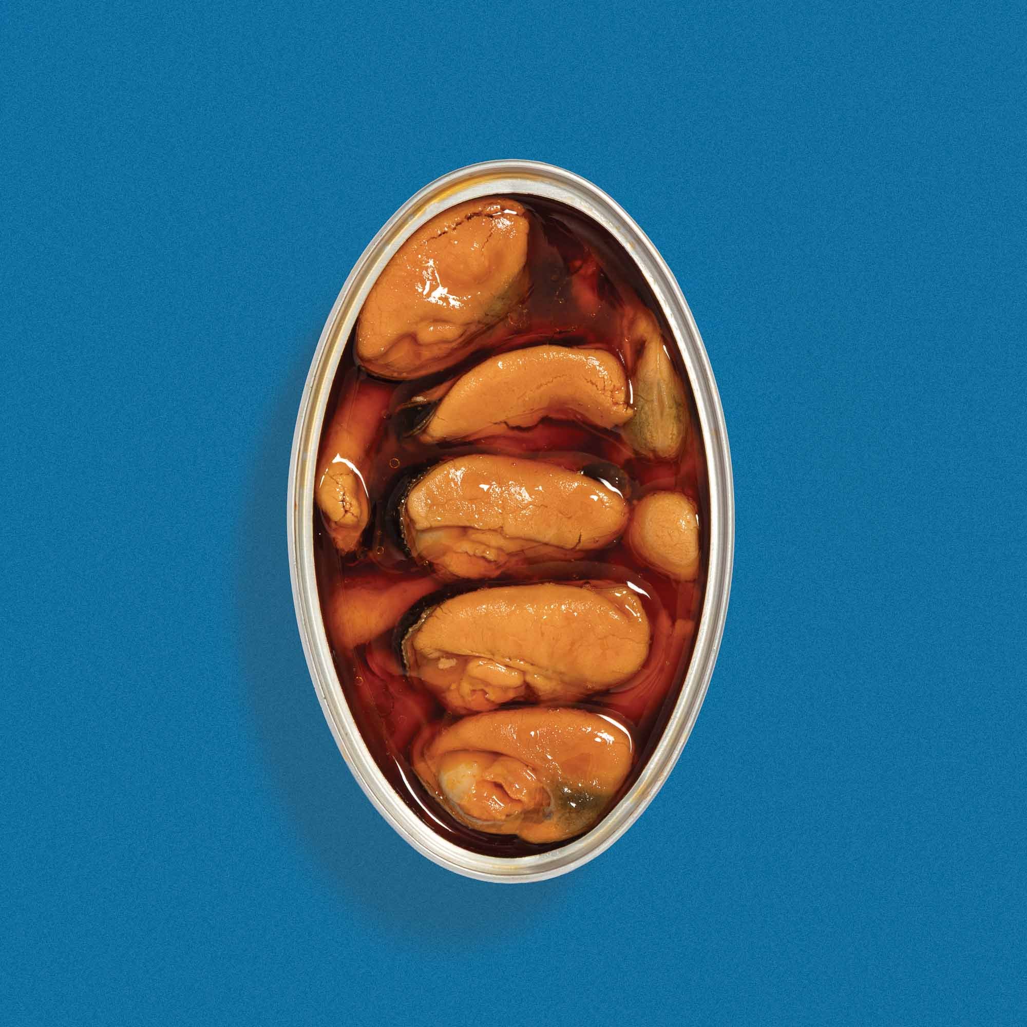 La Brujula - Large Mussels in Escabeche open tin view.jpg