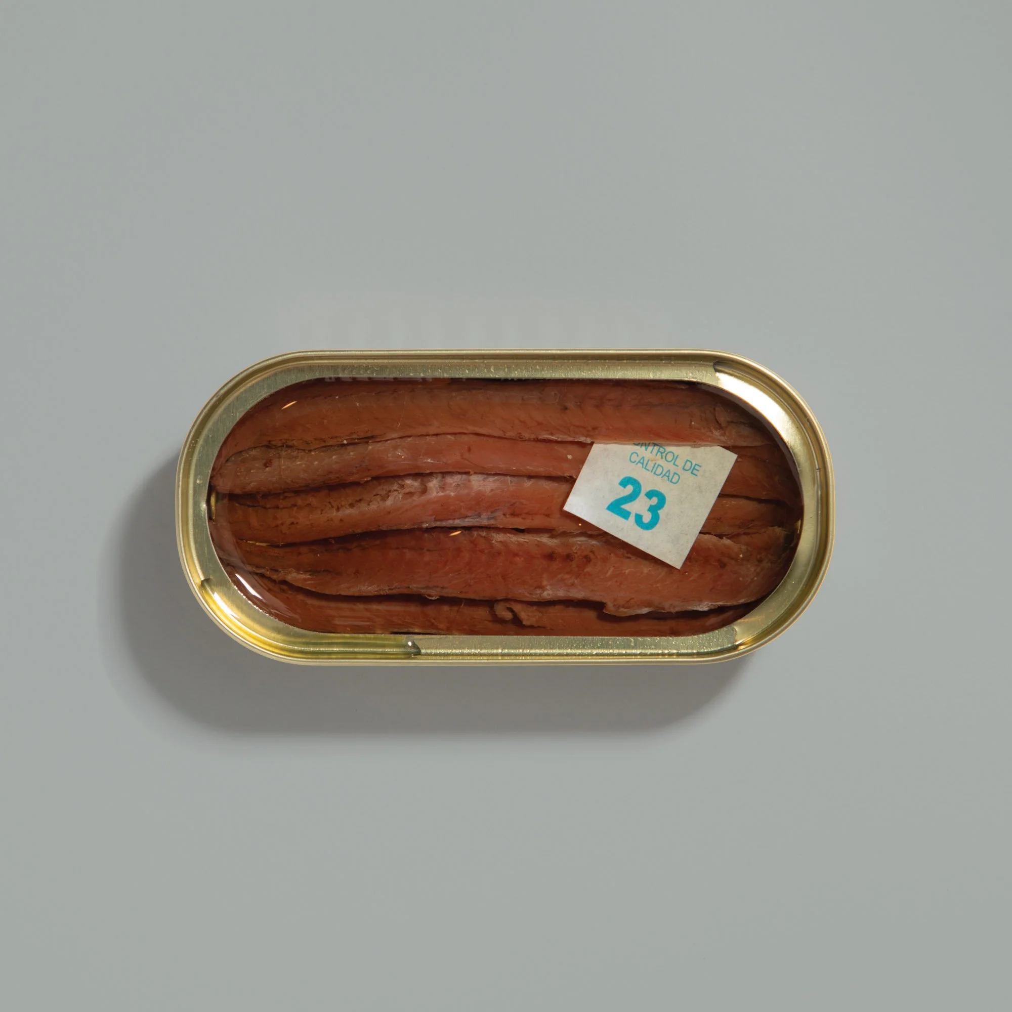 Rezumar Anchovies Etiqueta Roja open tin.jpg