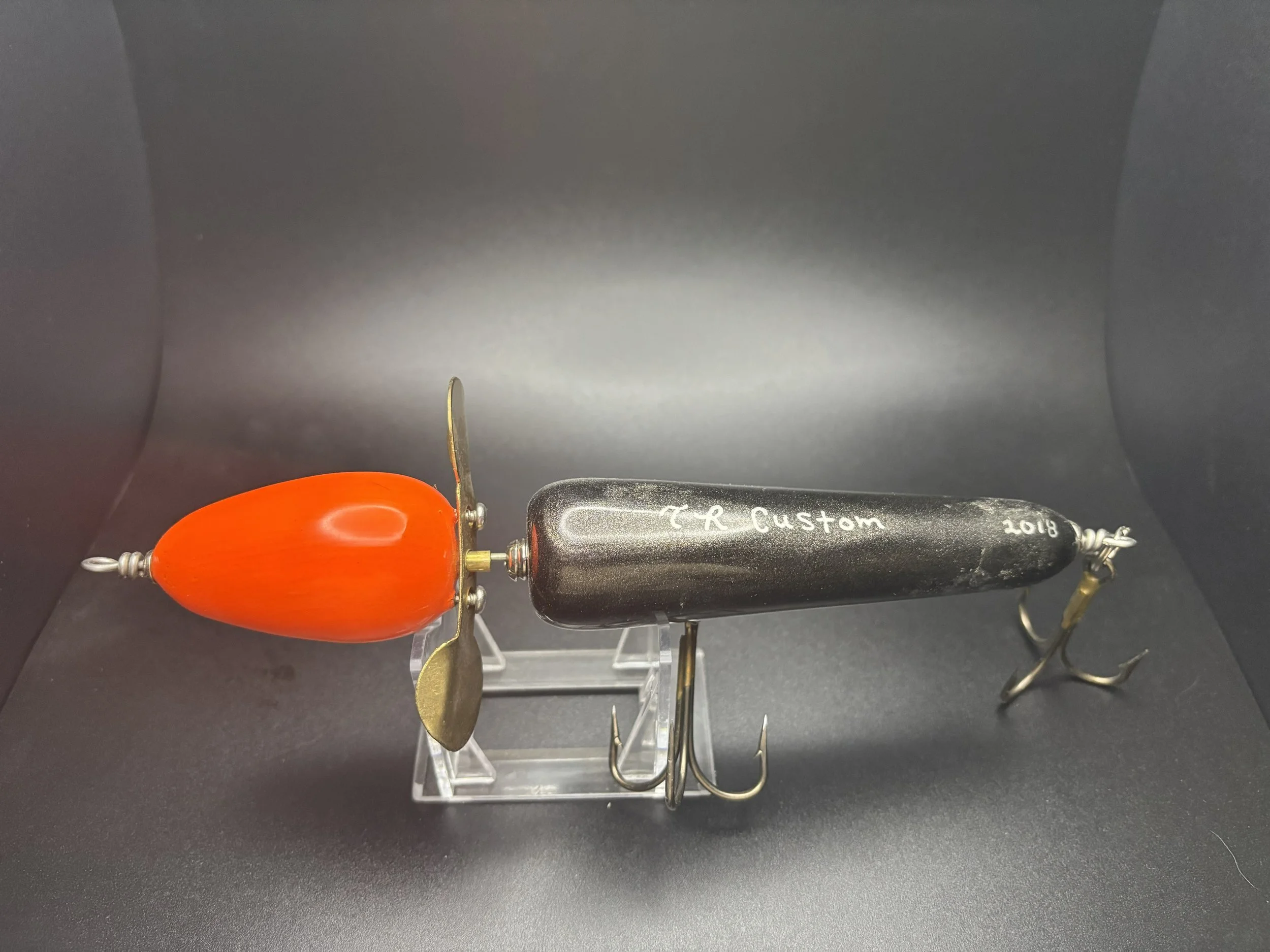 TR Custom Globe Fishing Lure