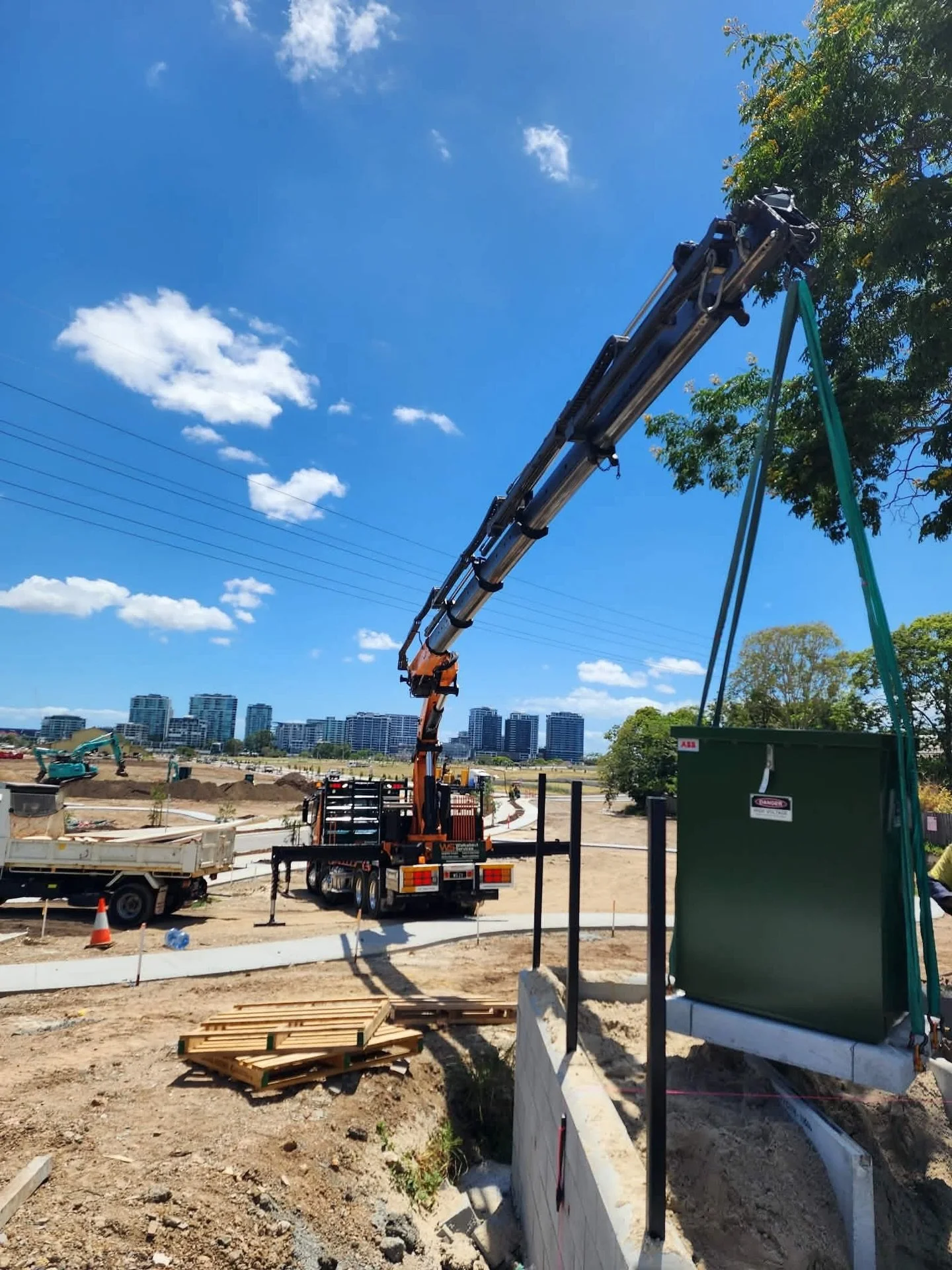 Cheers to another great week at Walkabout. Here&rsquo;s a recap of what we&rsquo;ve been up to:

🚚&nbsp;RMU install at Bulimba with a great view!

🚚&nbsp;Delivery and installation for a new pylon at McDonalds, Bracken Ridge

🚚&nbsp;WS26 loaded wit