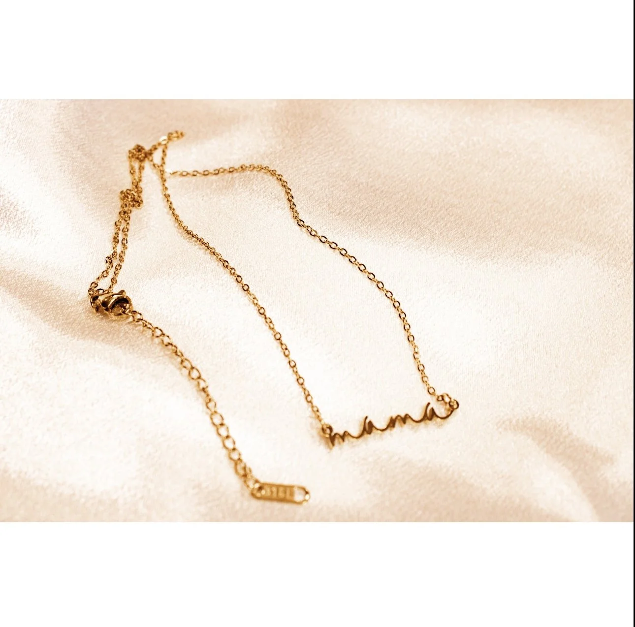 Mama Necklace