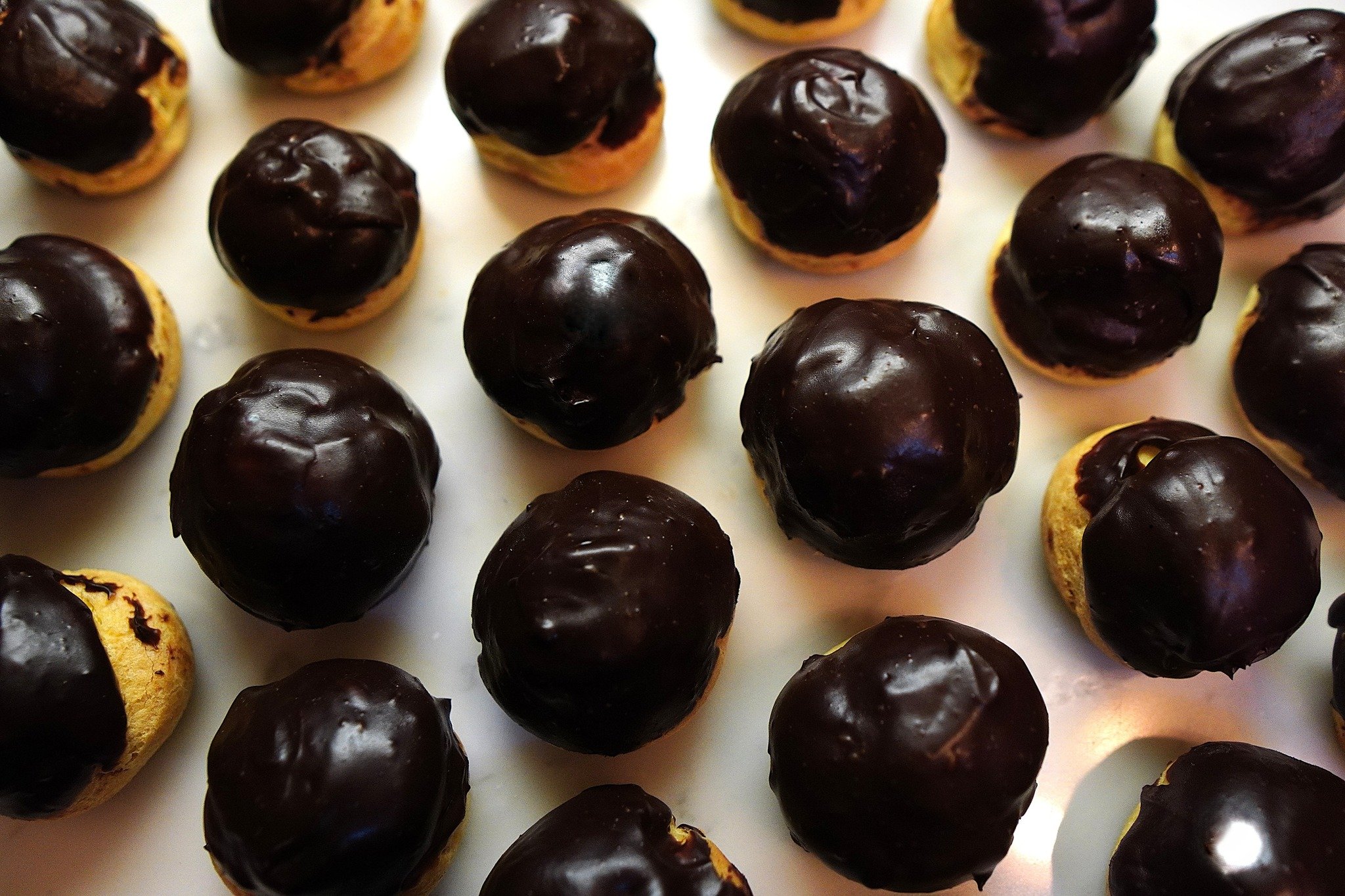 Looking to get your hands on some delicious Cream Puffs? Mr. Sweets will be selling 3pk. Cream Puffs at upcoming Farmers Markets or you can order online at: 

mrsweetswi.com/shop/p/creampuffs

#themrsweets #creampuffs #eclaircomingsoon