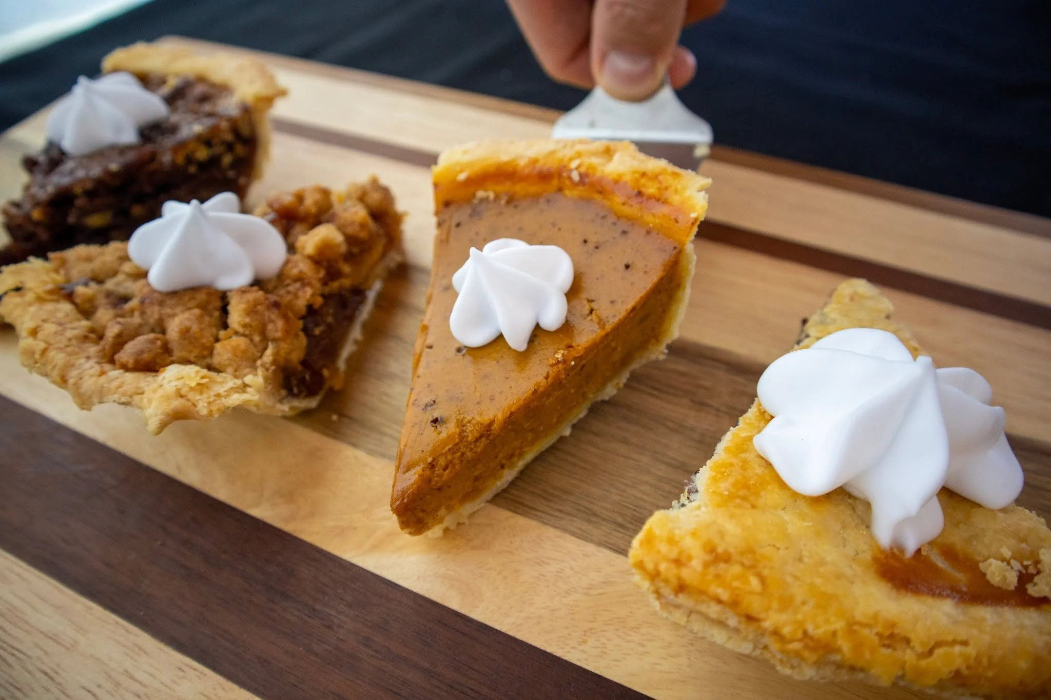 Tomorrow is the second to last Athens Farmers Market for the season! Concluding with the Athens markets I'll be bringing Pie slices in sub for the ending of the cheesecake slice season for Mr. Sweets. The featured pie slice that will be brought is Bl