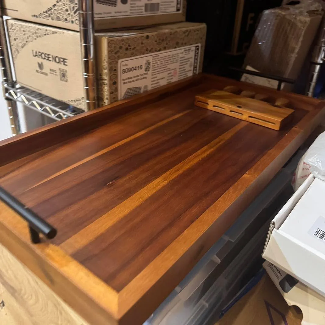 Tune in for a live tomorrow afternoon building this 24&rdquo; dessert charcuterie board for this Sunday&rsquo;s Bridal Expo! Tune in &amp; learn some things &amp; teach me some things too!

See you at the Winter Market tomorrow morning!!

#themrsweet