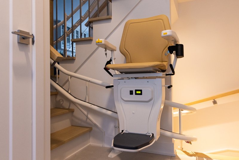 ameriglide infinity curved stairlift installed by central illinois stairlift