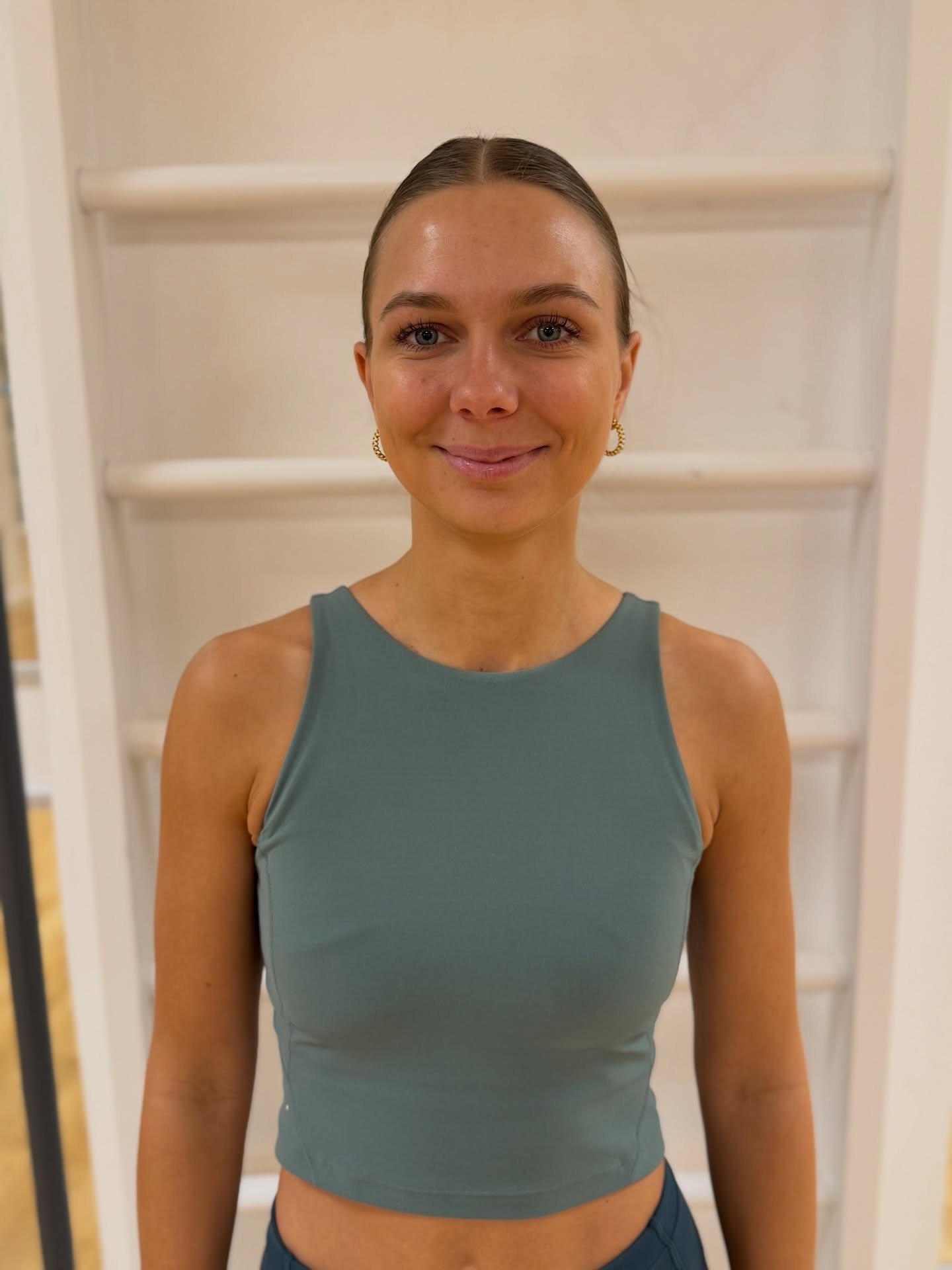 Hej! No&eacute;mie heter jag och &auml;r ny instrukt&ouml;r h&auml;r p&aring; Studio DAY 👋🏽

Jag &auml;r halvfransk och halvsvensk och har nyligen flyttat till Stockholm fr&aring;n London f&ouml;r nya &auml;ventyr. Jag &auml;r utbildad klassisk pil