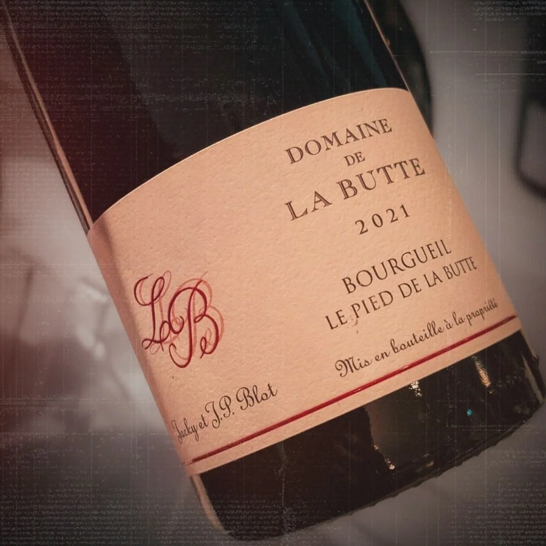 :
𝗗𝗼𝗺. 𝗱𝗲 𝗹𝗮 𝗕𝘂𝘁𝘁𝗲 𝗟𝗲 𝗣𝗶𝗲𝗱 𝗱𝗲 𝗹𝗮 𝗕𝘂𝘁𝘁𝗲 2021

𝐽𝑎𝑐𝑘𝑦 𝐵𝑙𝑜𝑡 𝑒𝑟 𝑒𝑡 𝑣𝑒𝑙𝑘𝑗𝑒𝑛𝑡 𝑛𝑎𝑣𝑛 𝑓𝑜𝑟 𝑑𝑒 𝑠𝑜𝑚 𝑒𝑟 𝑔𝑙𝑎𝑑 𝑖 𝑣𝑖𝑛 𝑓𝑟𝑎 𝐿𝑜𝑖𝑟𝑒. 𝐸𝑡𝑡𝑒𝑟 ℎ𝑎𝑛𝑠 𝑏𝑟&aring; 𝑏𝑜𝑟𝑡𝑔𝑎𝑛𝑔 𝑖 2023 𝑠𝑡