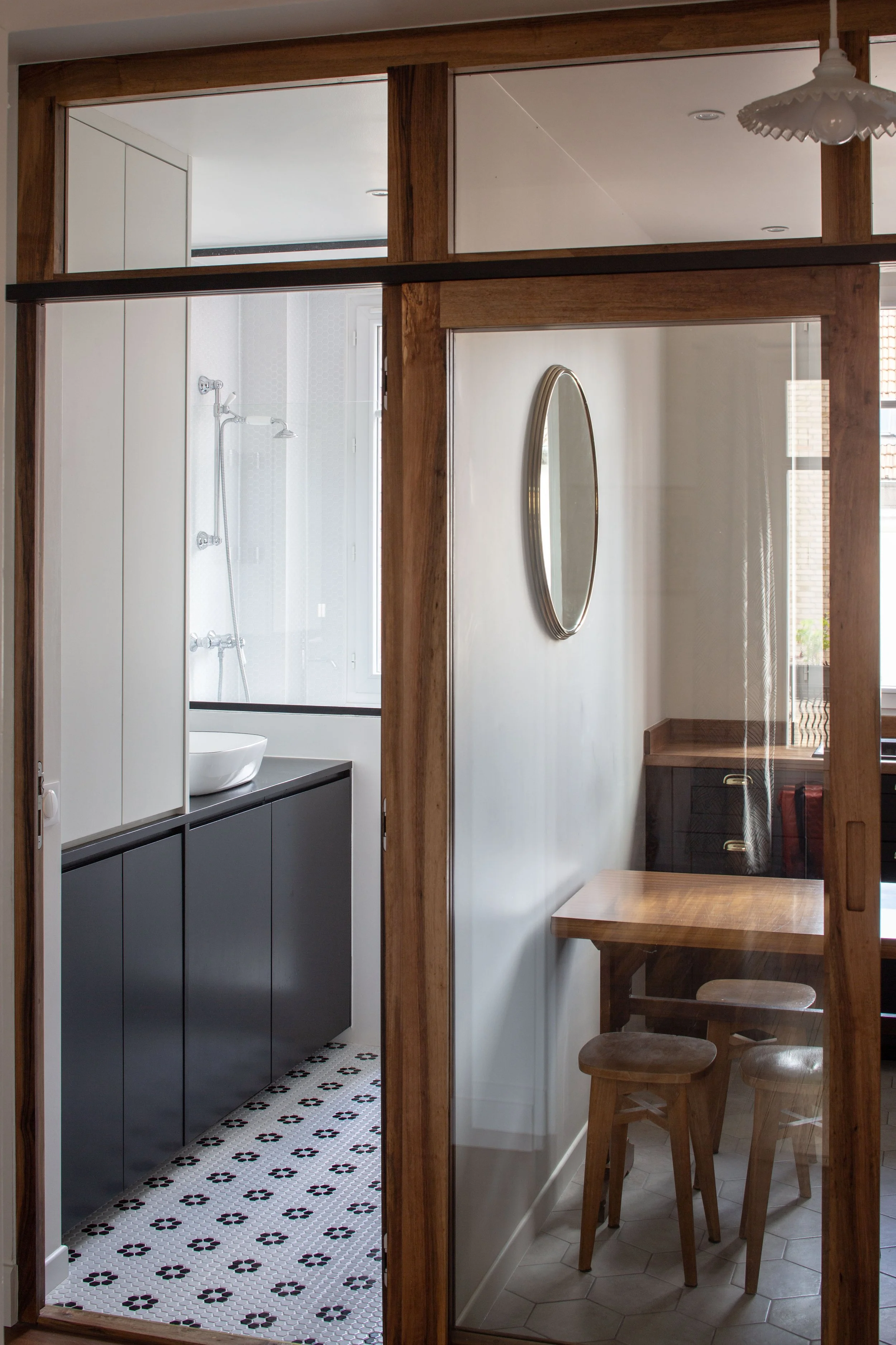 réhabilitation rénovation appartement paris rue Darwin bois design haze hazé cuisine salle de bain salle d'eau verrière